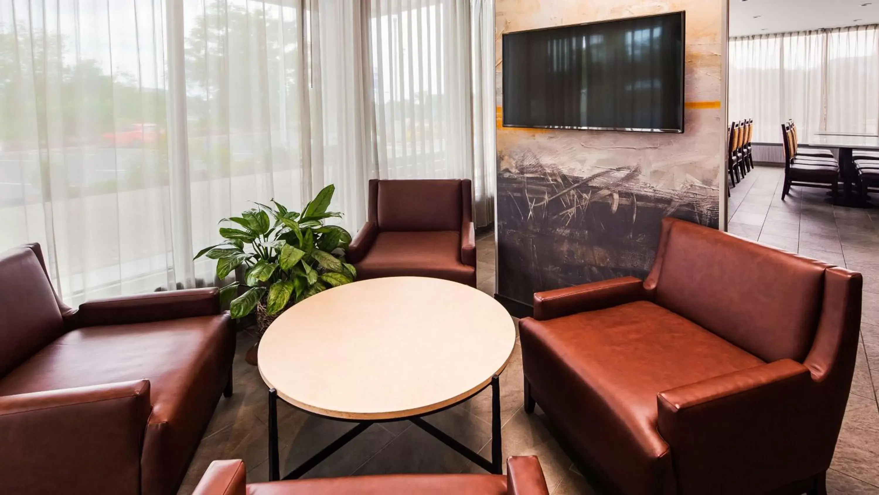 Lobby or reception, Seating Area in Best Western Braintree Inn