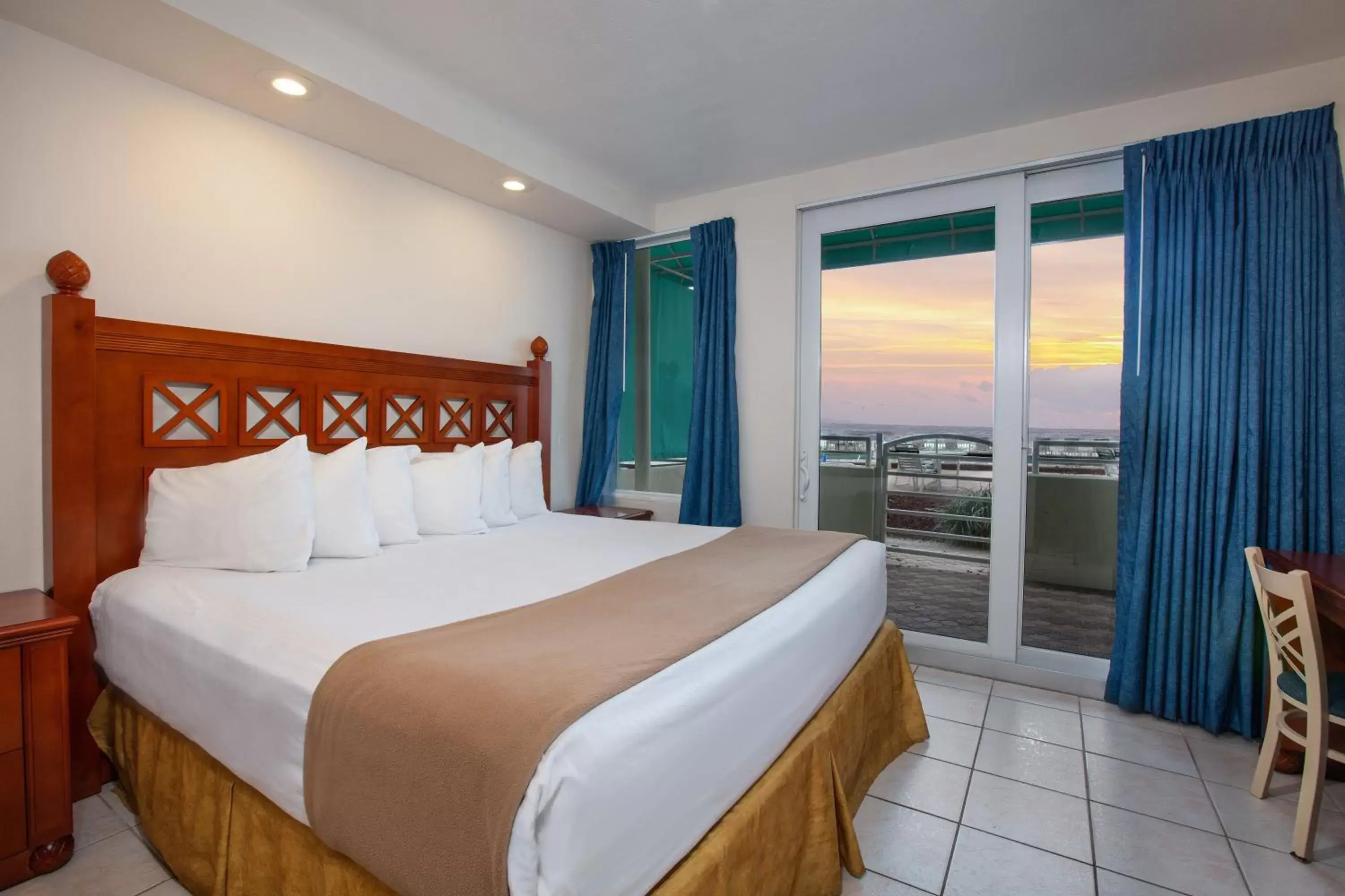 Bed in Westgate Harbour Beach Resort