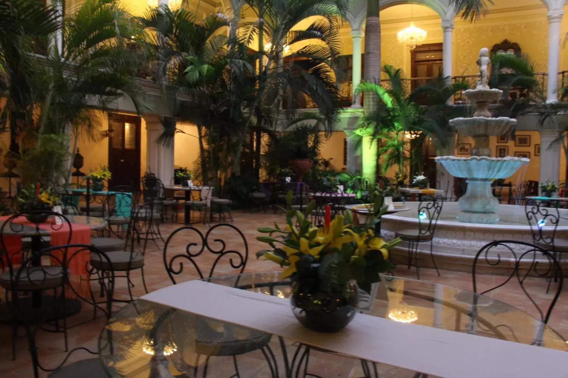 Property building, Restaurant/Places to Eat in Mansión Mérida Boutique Hotel - Restaurant