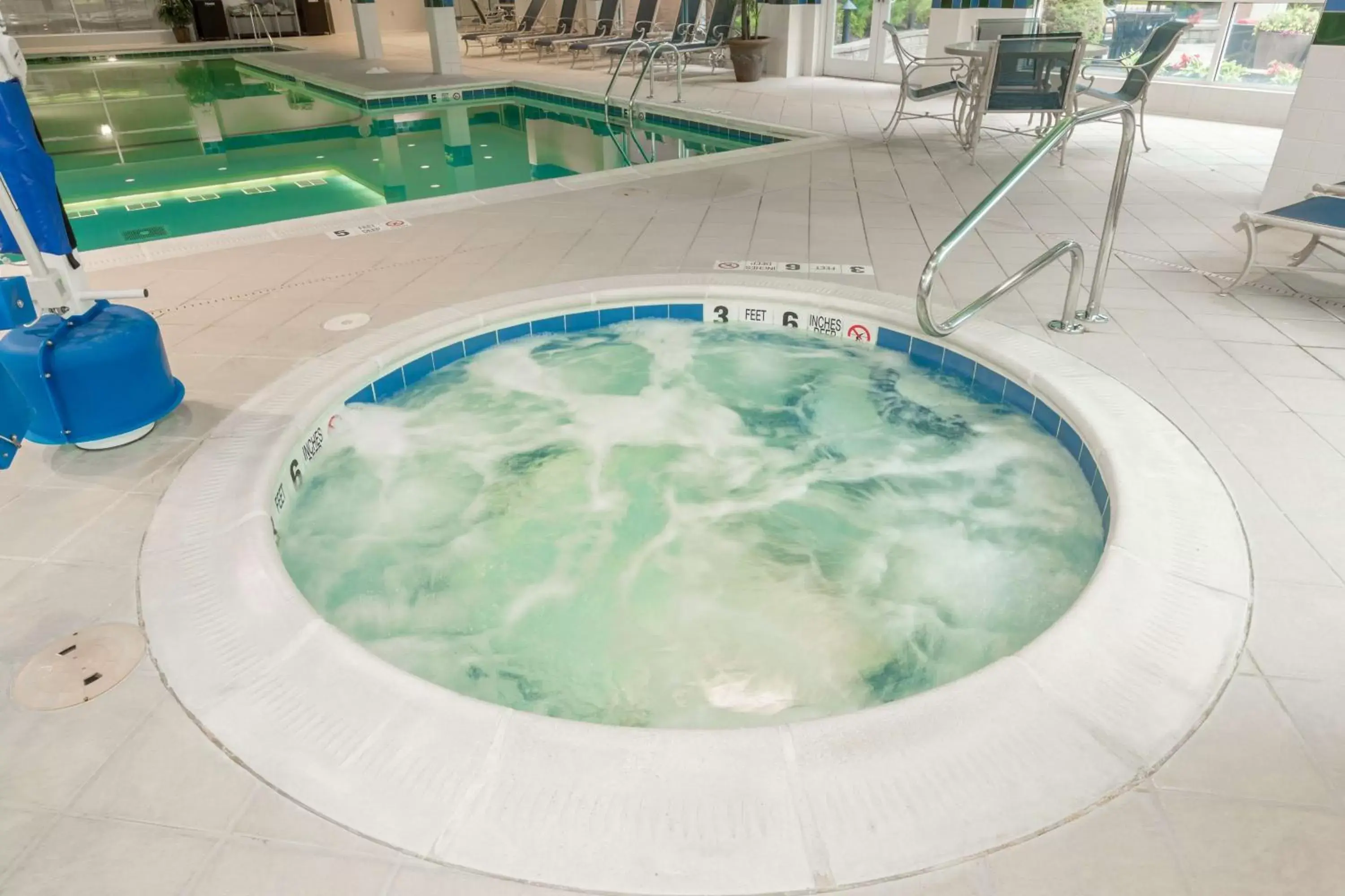 Swimming Pool in Hilton Garden Inn Buffalo Airport