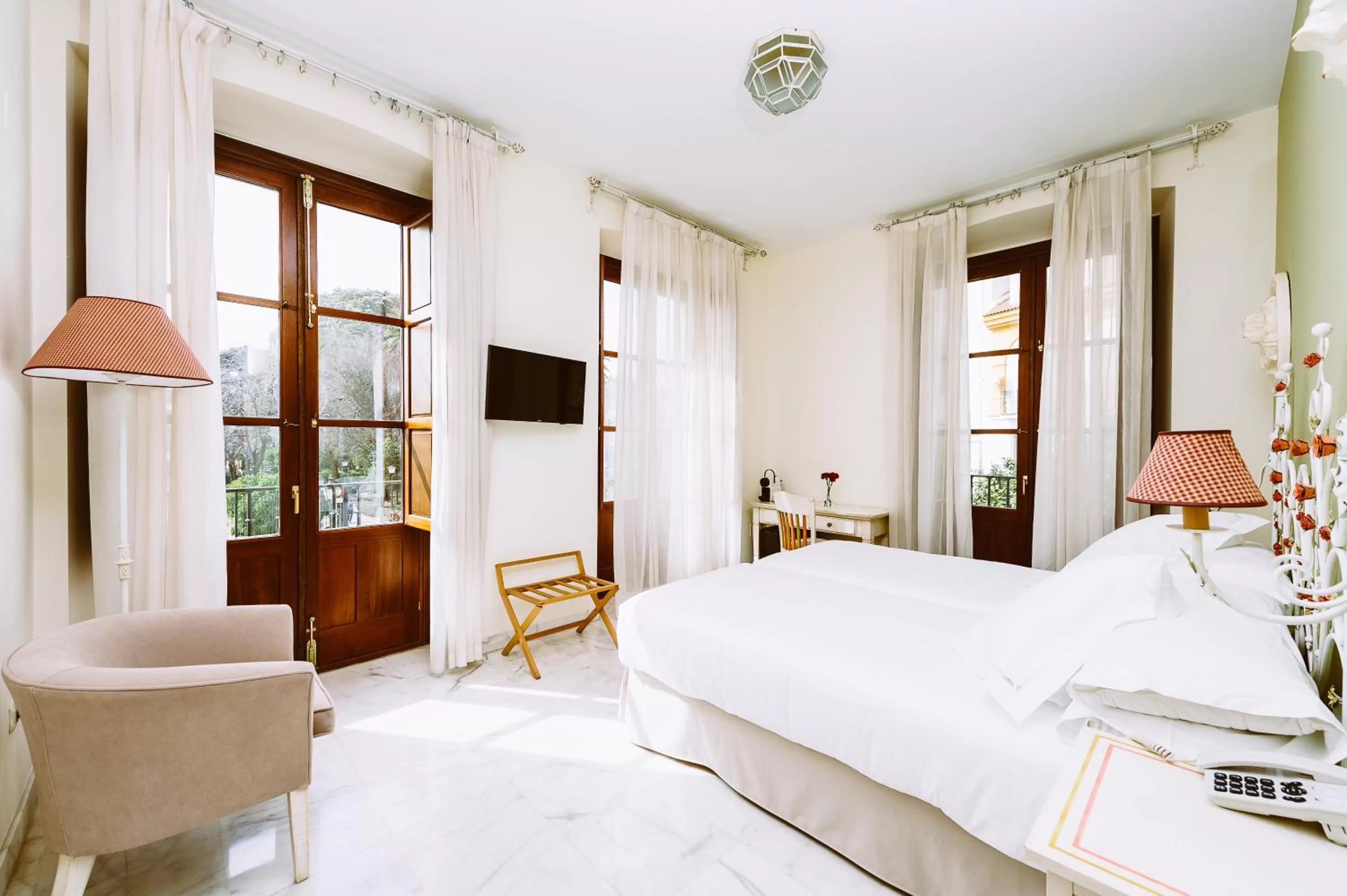 Photo of the whole room, Bed in Basic Hotel Doña Manuela