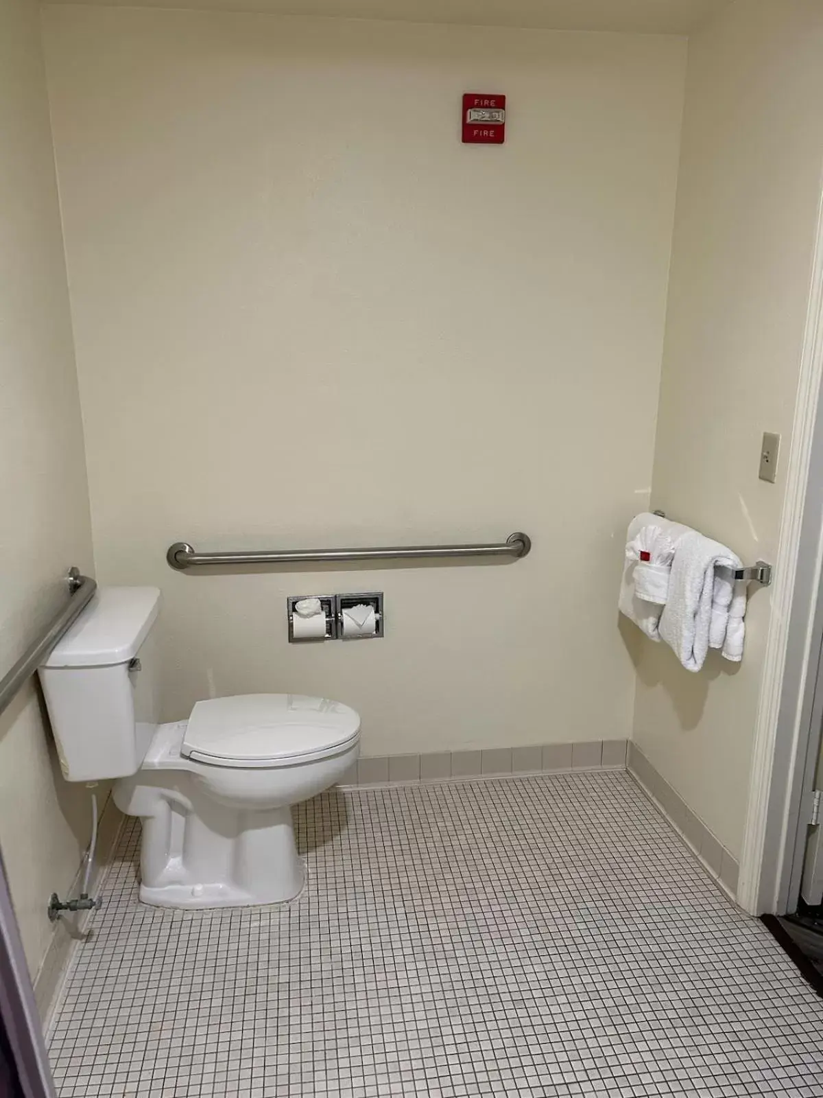 Facility for disabled guests, Bathroom in La Quinta by Wyndham Orlando South