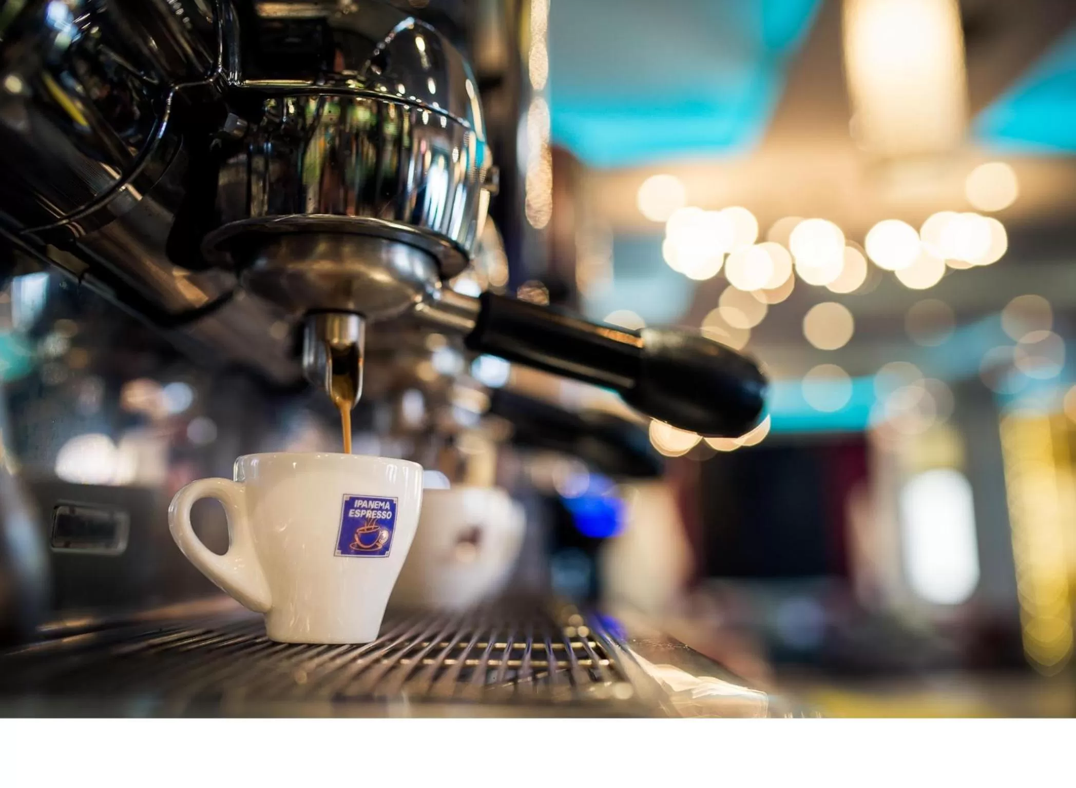 Lounge or bar in Phoenix Hotel