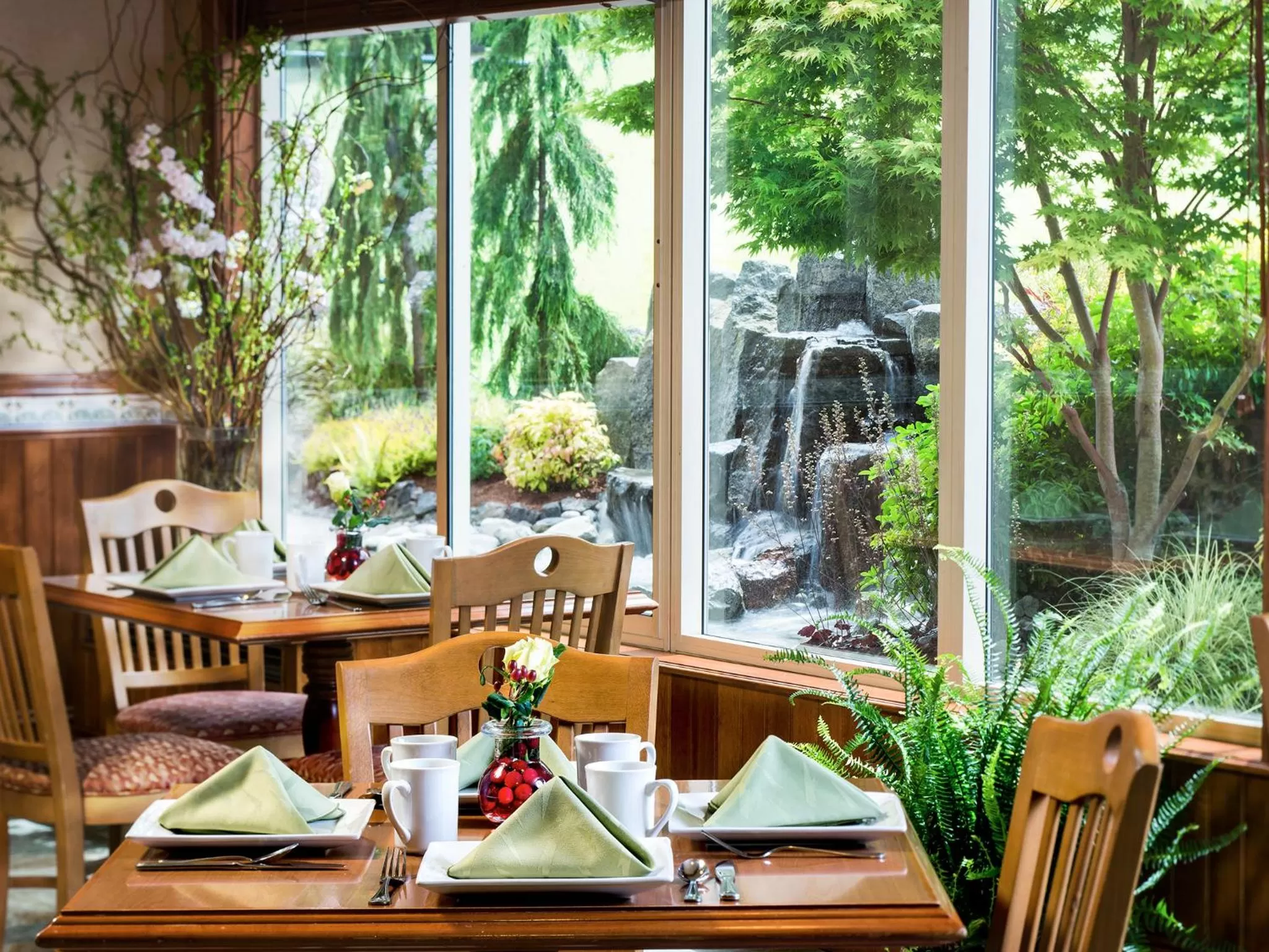 Restaurant/places to eat in Olympic Lodge by Ayres