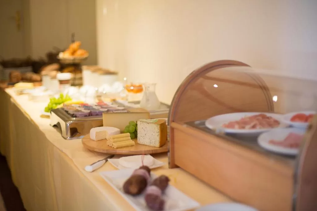 Food and drinks in Sonnegg Hotel