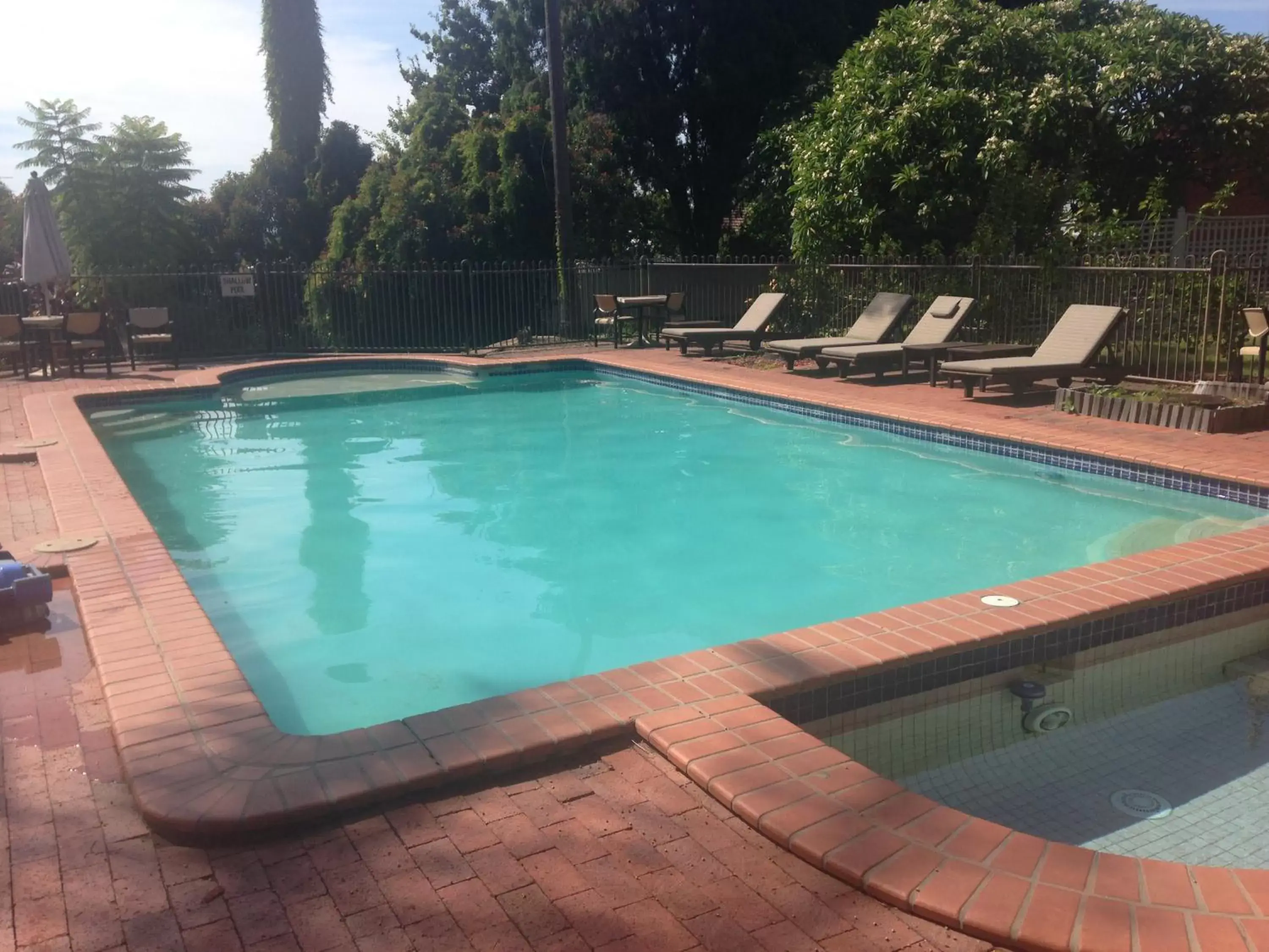 Swimming pool in Mercure Maitland Monte Pio Swimming pool in Mercure Maitland Monte Pio