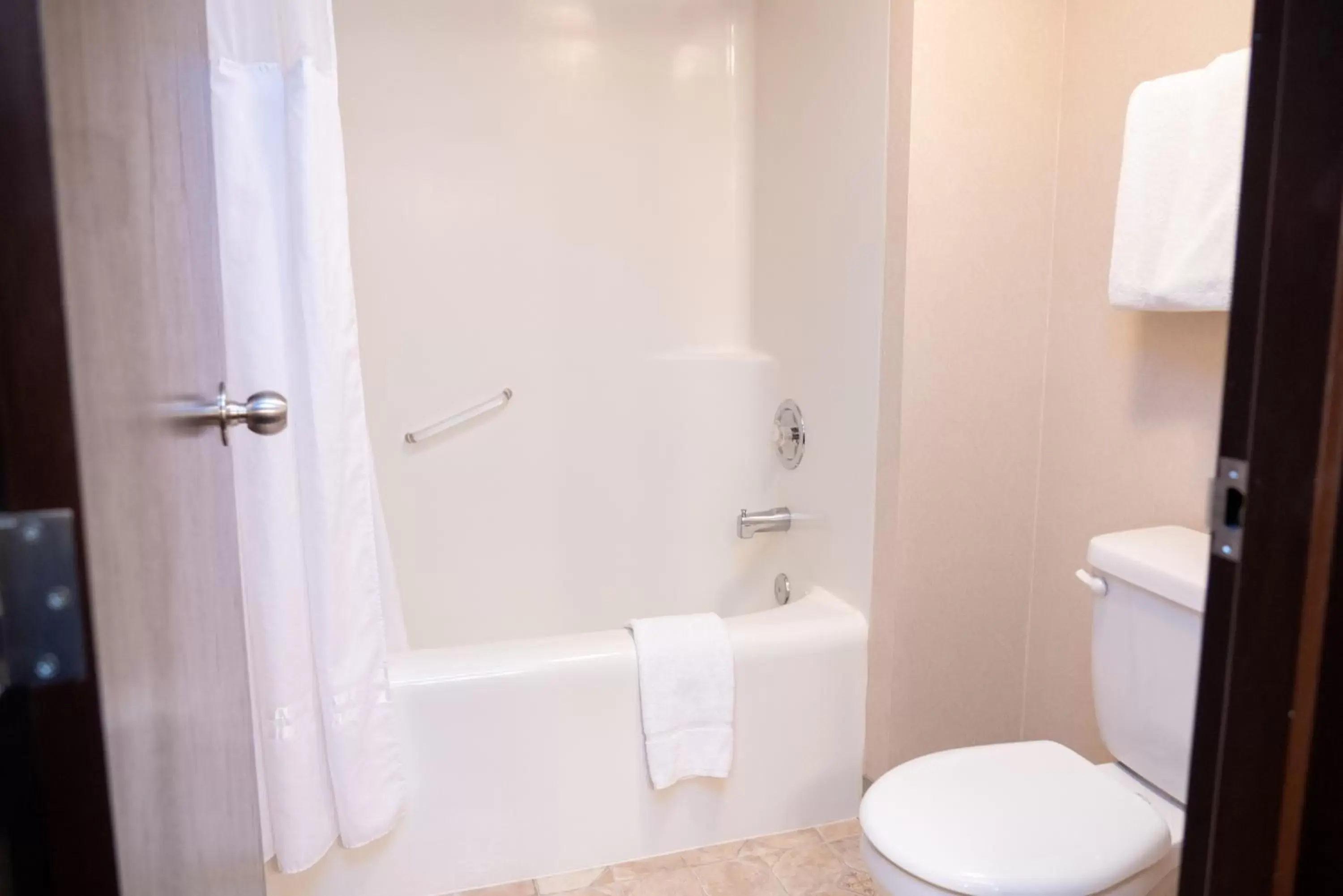 Bathroom in The Rundlestone Lodge