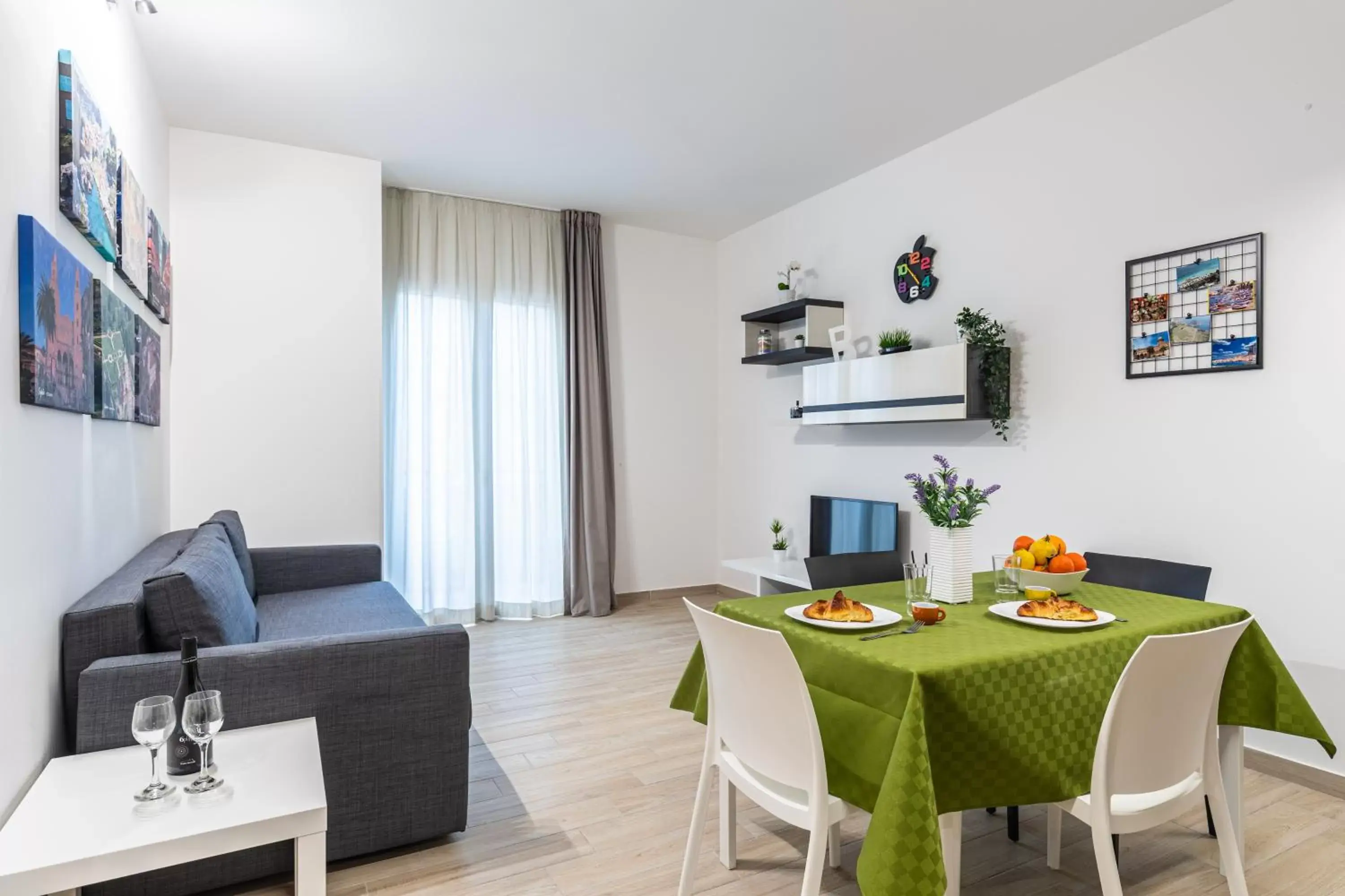 Living room, Dining Area in Palermo Blu - Multi Suite