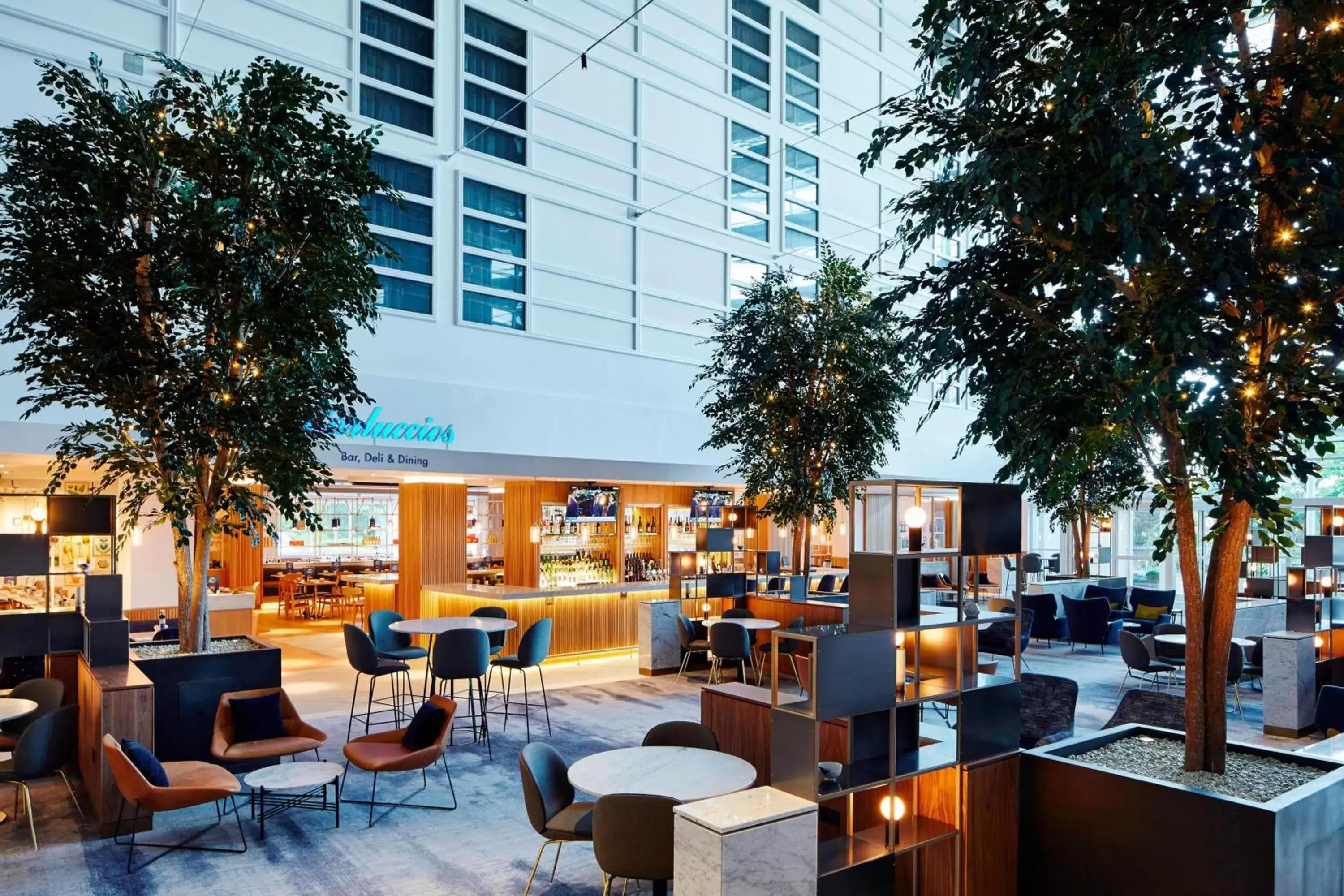 Lobby or reception, Restaurant/Places to Eat in London Heathrow Marriott Hotel