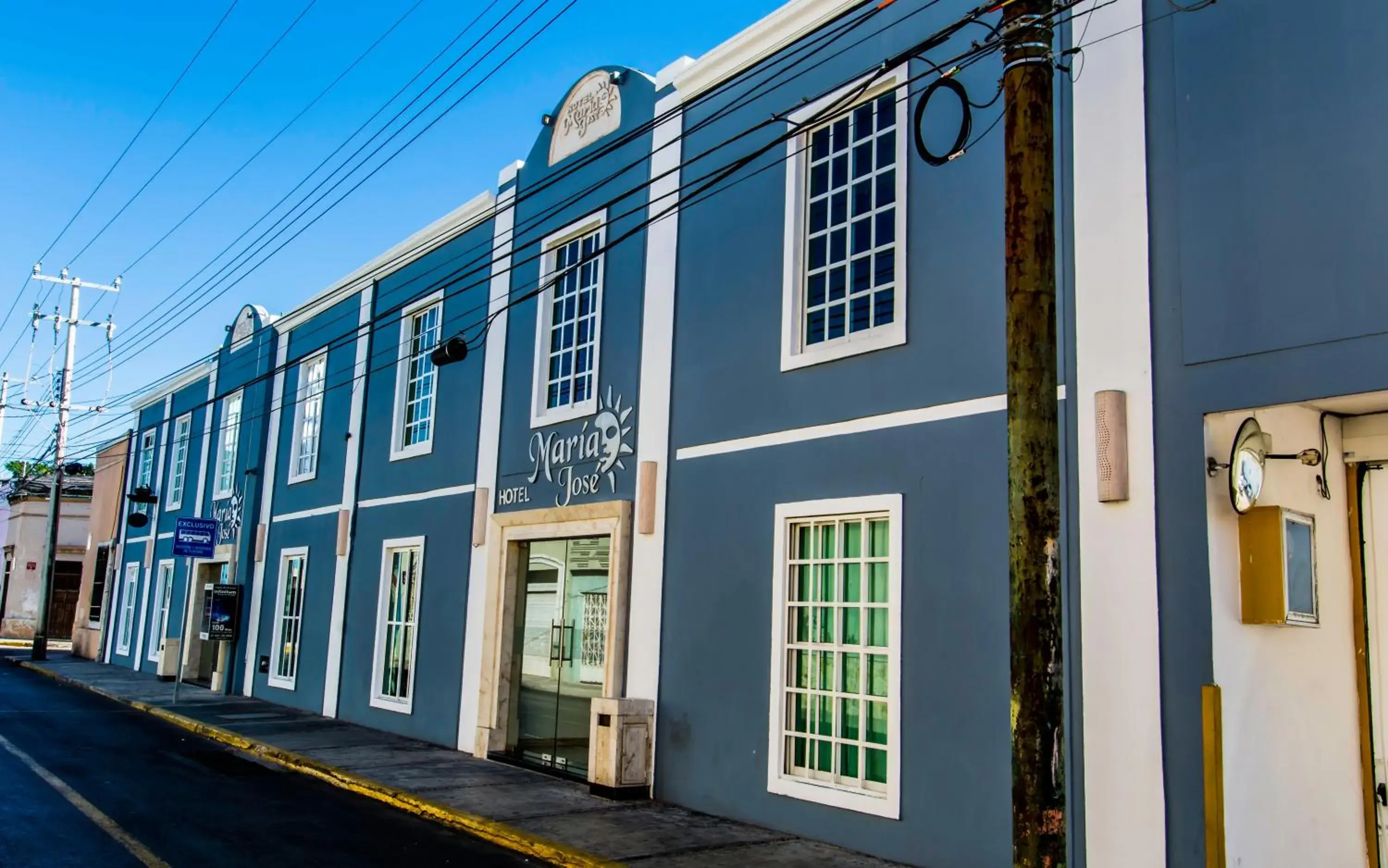 Facade/entrance, Property Building in Hotel María Jose