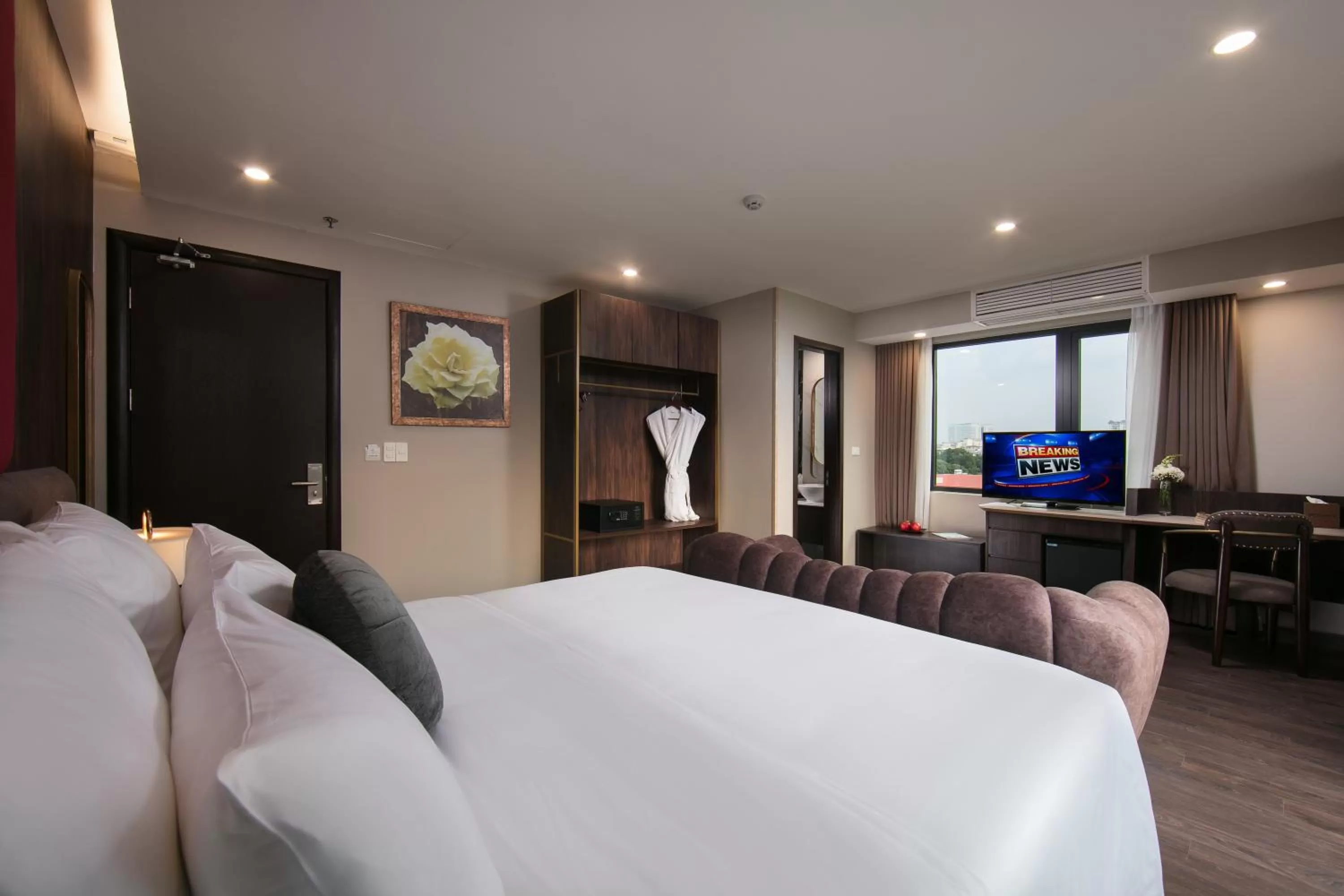 Seating area, Bed in Hanoi L'Heritage Diamond Hotel & Spa