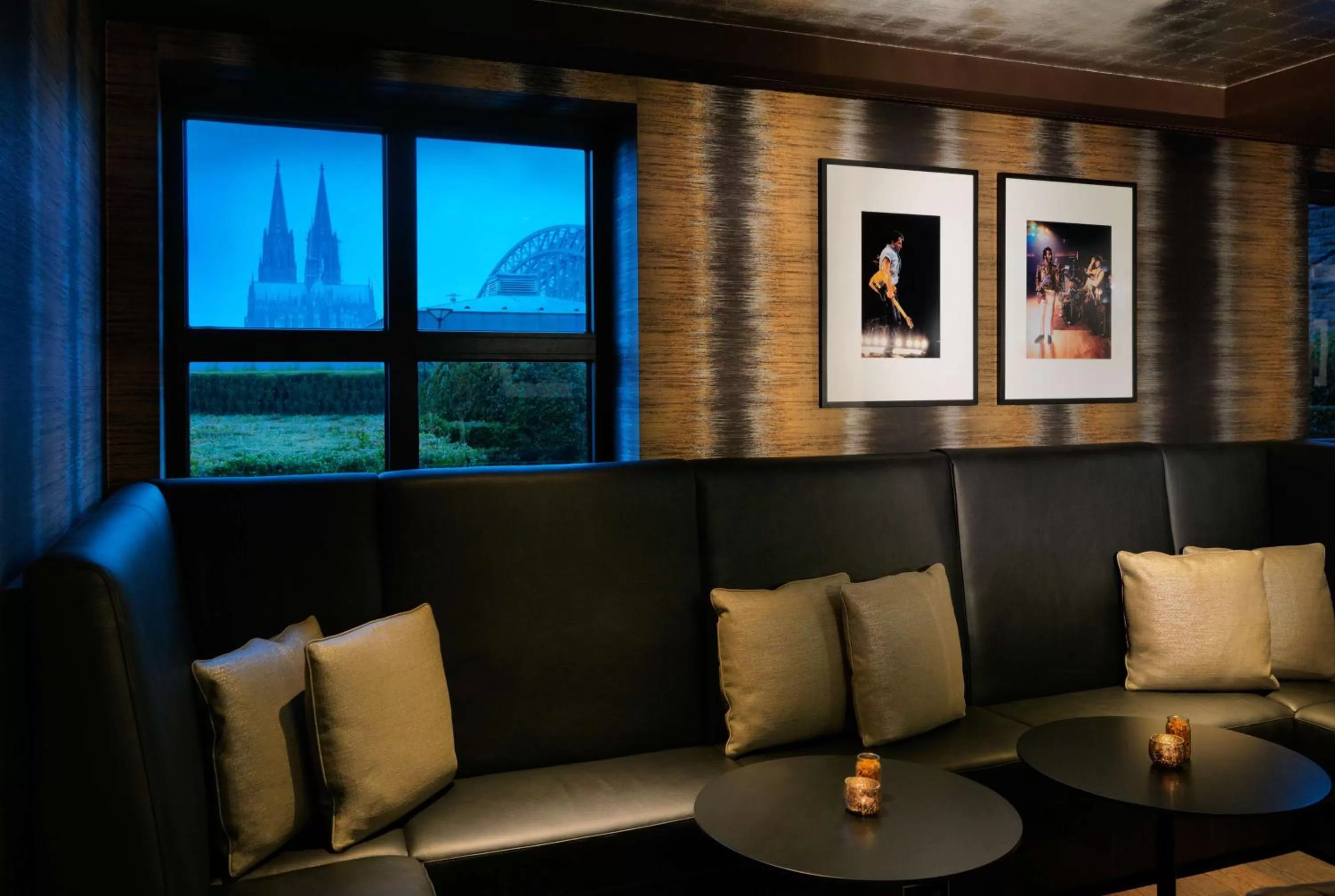 Lounge or bar in Hyatt Regency Köln