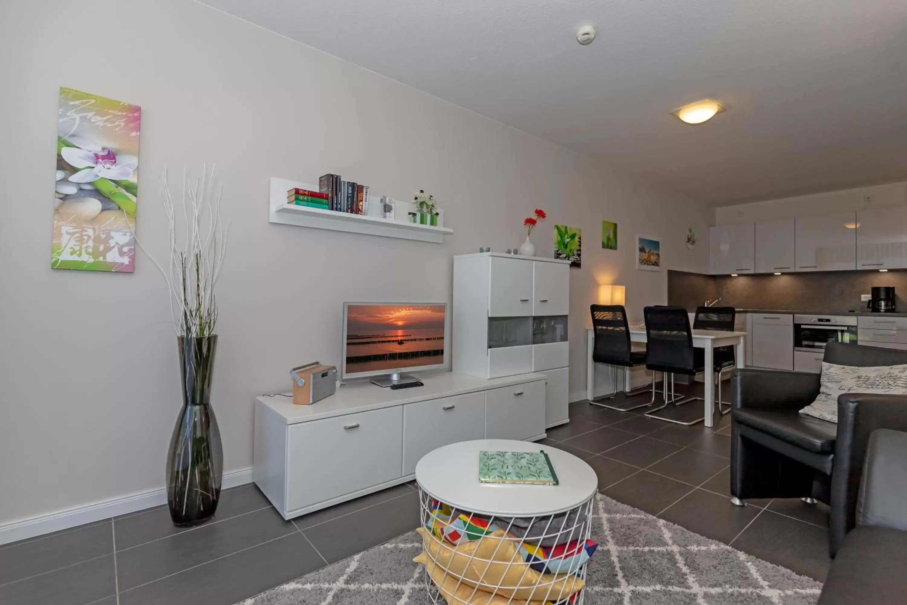 One-Bedroom Apartment in Yachthafenresidenz One-Bedroom Apartment in Yachthafenresidenz