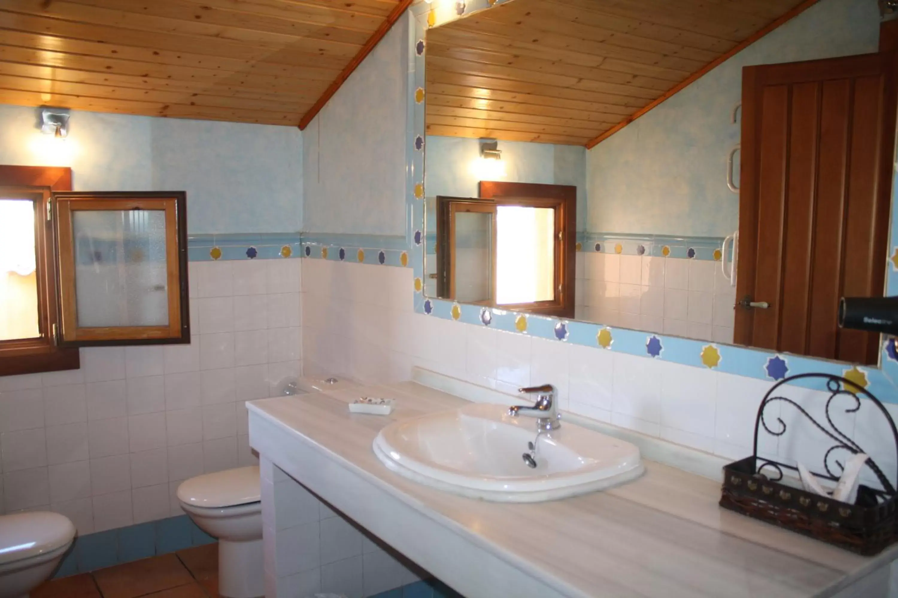 Bathroom in Abadía Hotel