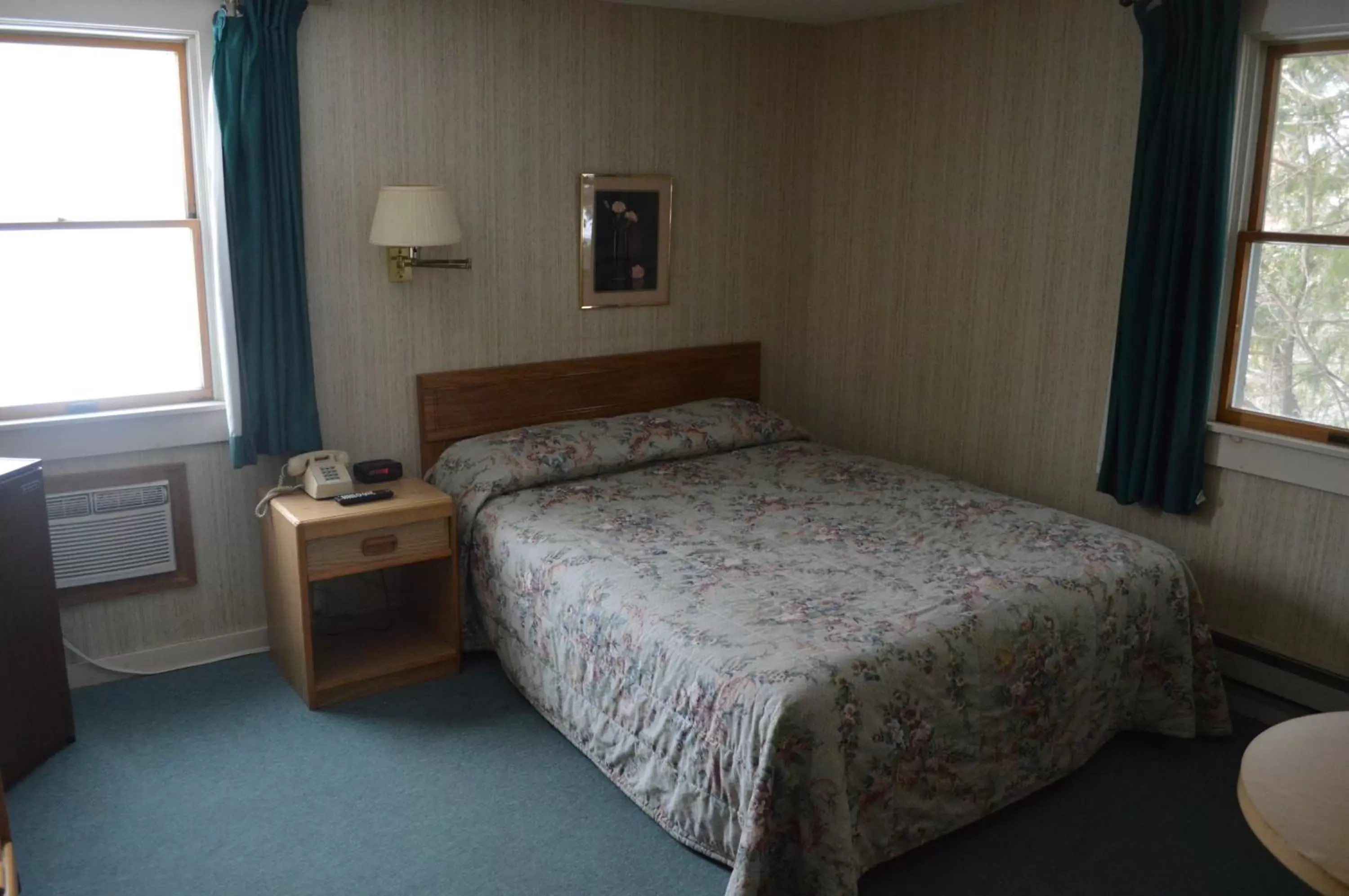 Bedroom, Bed in Maple Leaf Inn Lake Placid