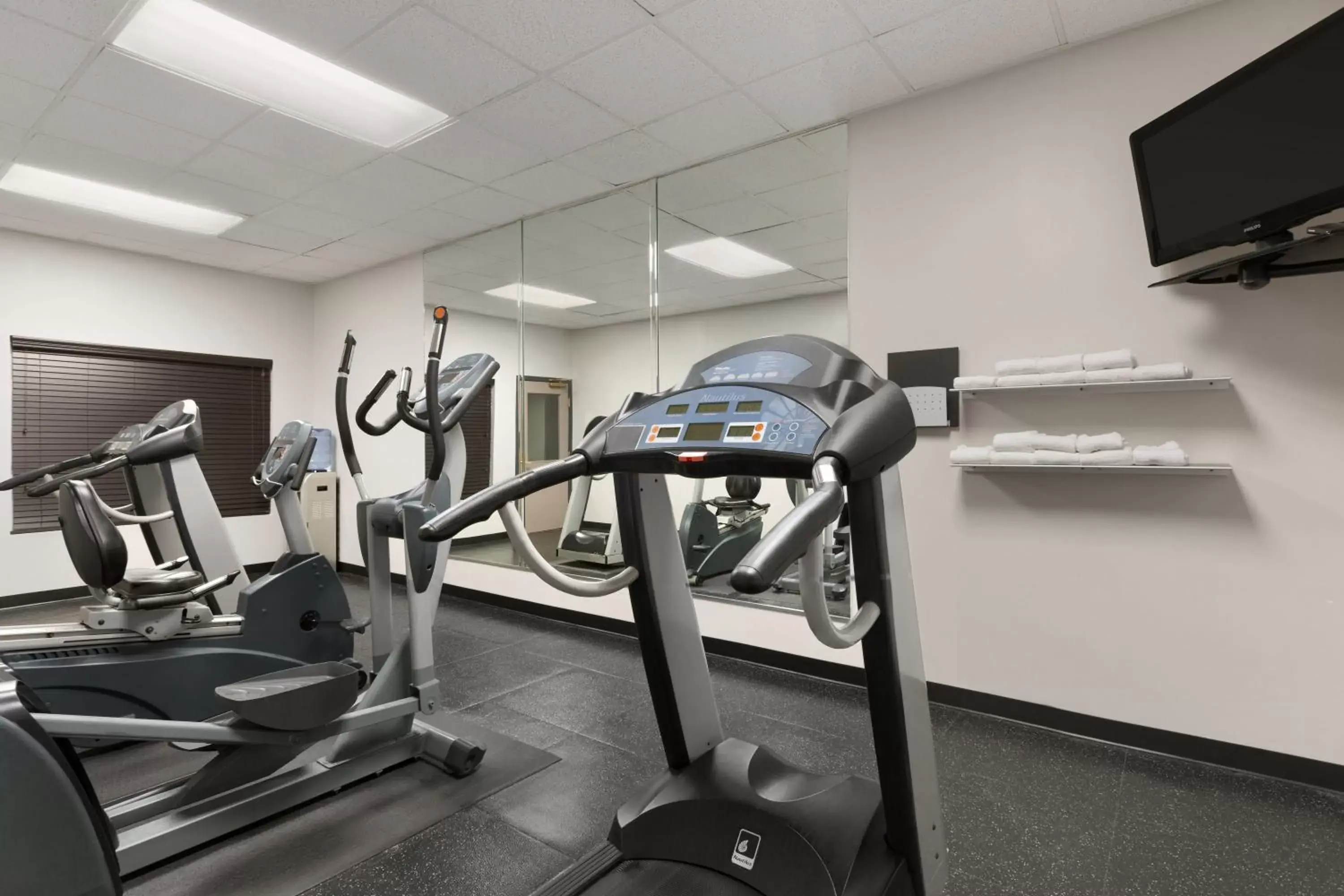 Fitness centre/facilities, Fitness Center/Facilities in Country Inn & Suites by Radisson, Summerville, SC