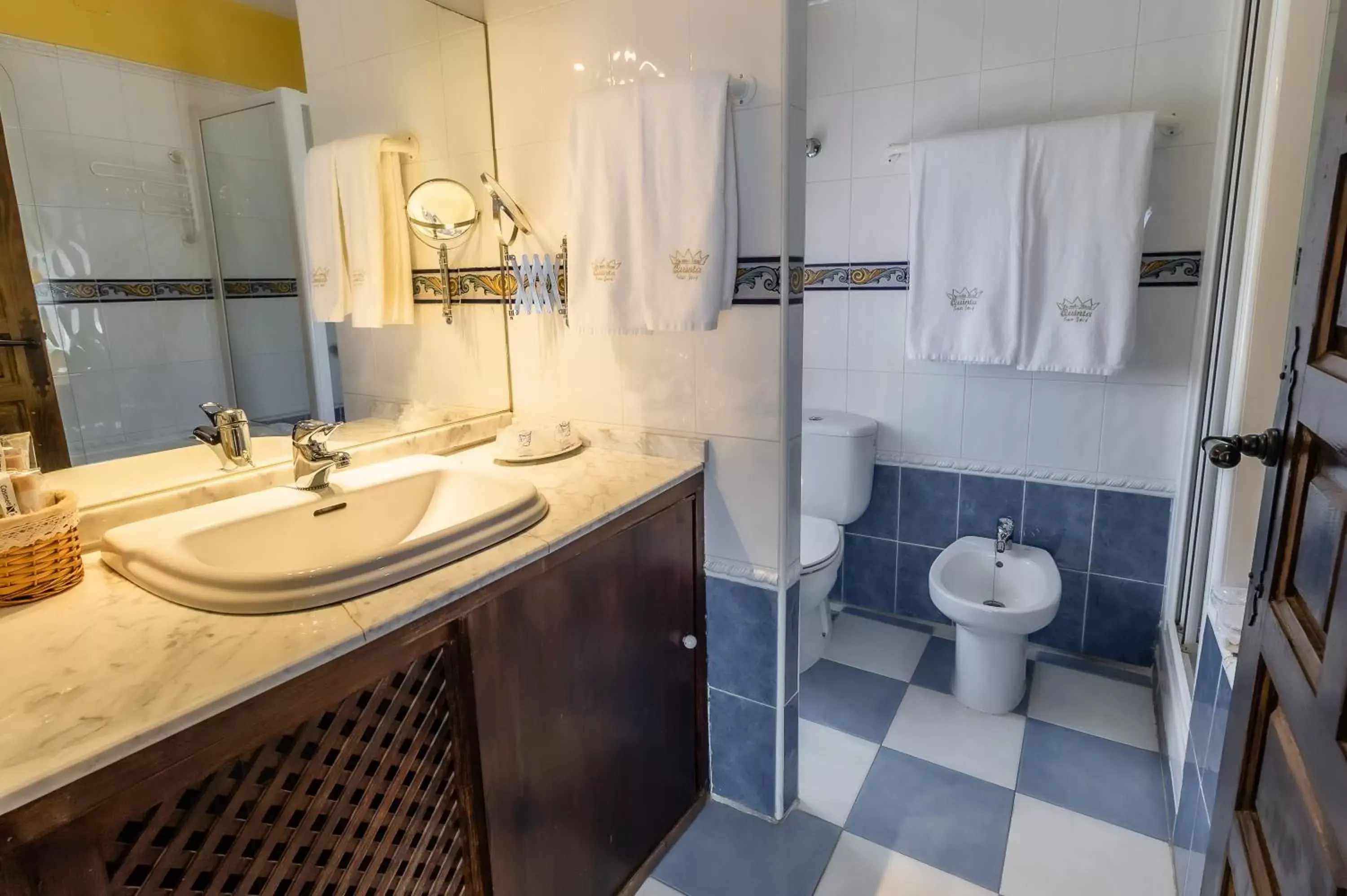 Toilet, Bathroom in Posada Real Quinta San Jose