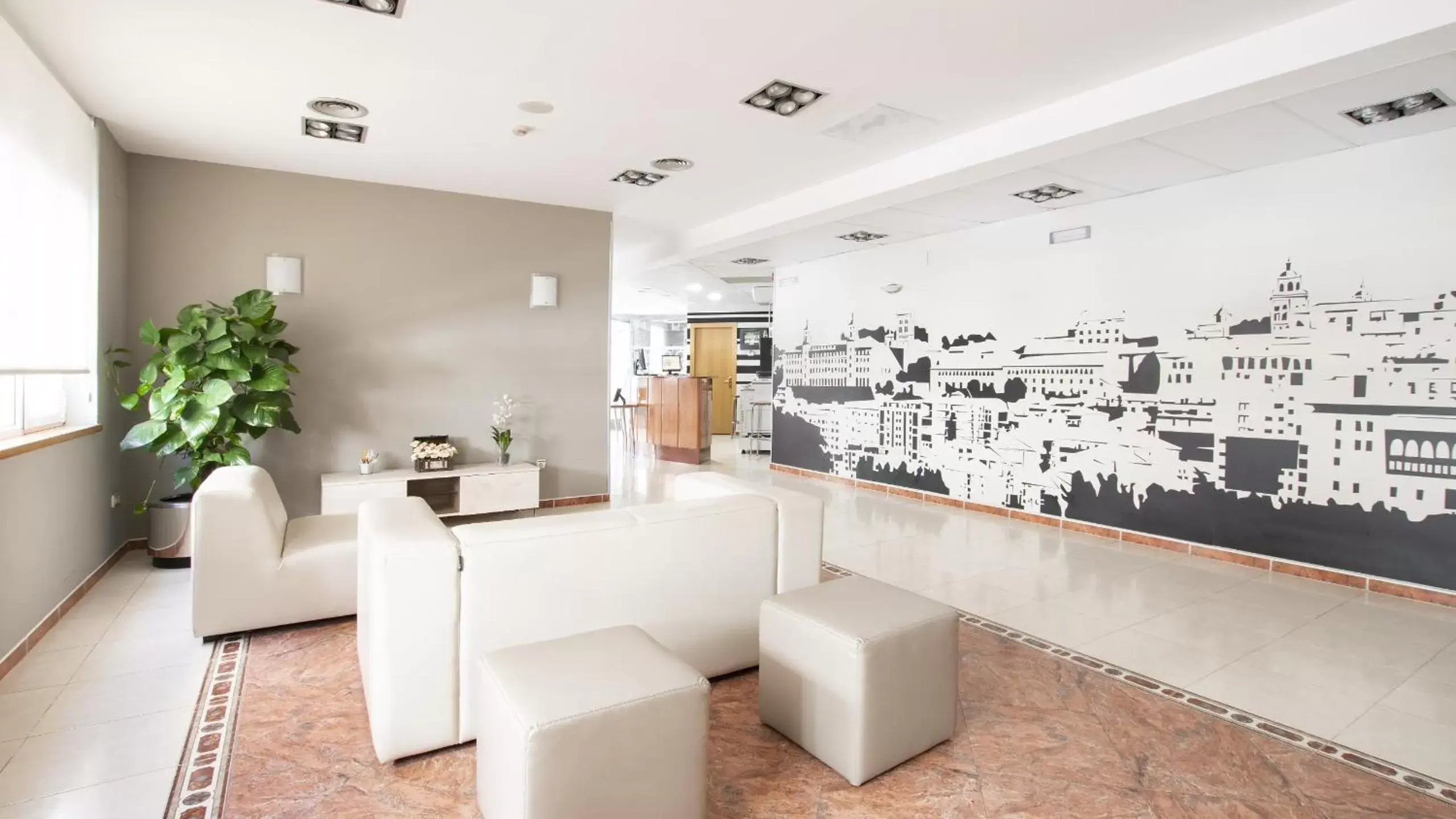 Lobby or reception in Hotel Isabel de Segura