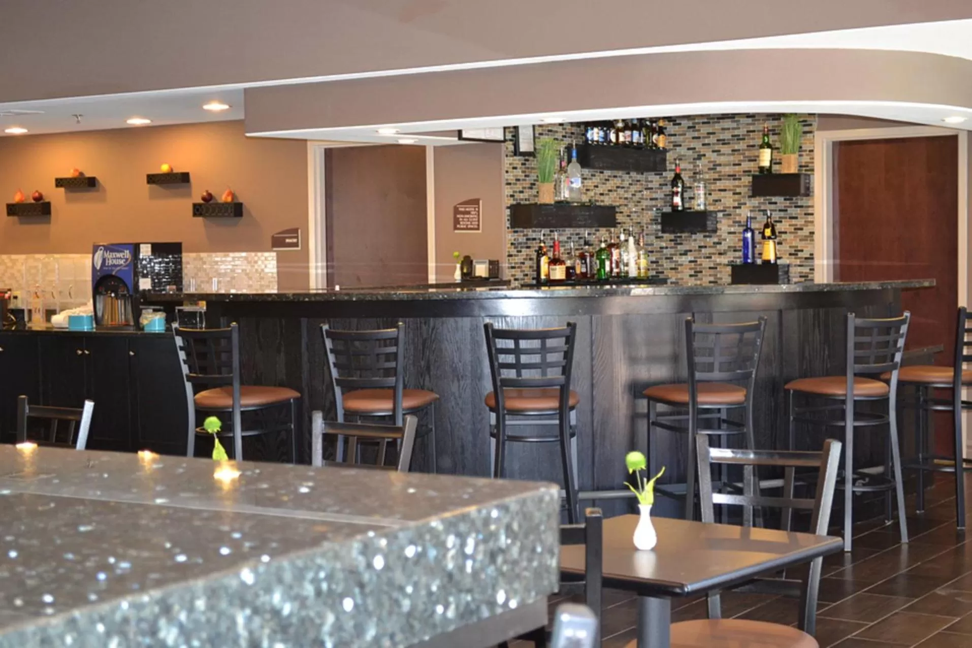Lounge or bar in Red River Inn and Suites