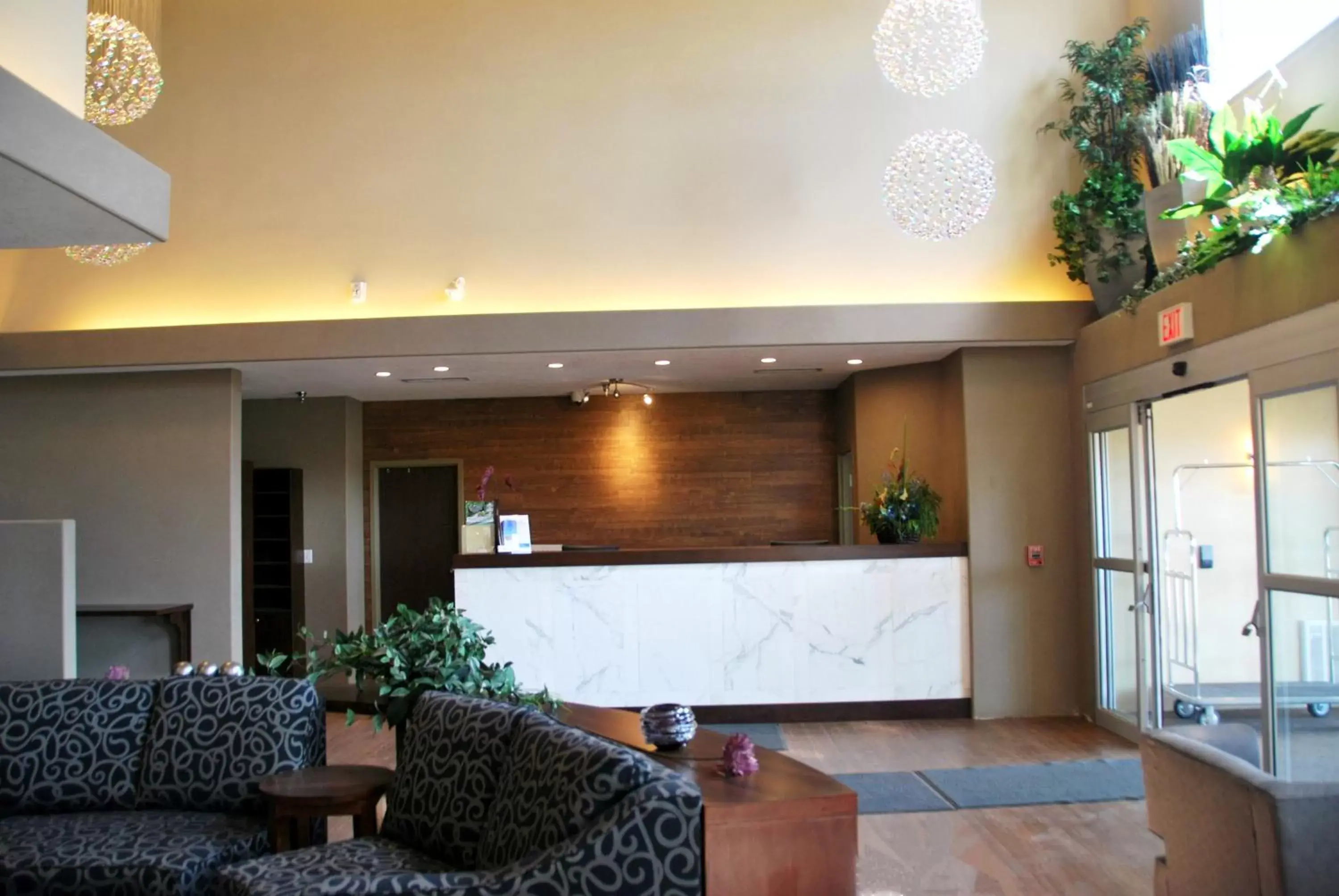 Day, Lobby/Reception in Days Inn by Wyndham Regina Airport West