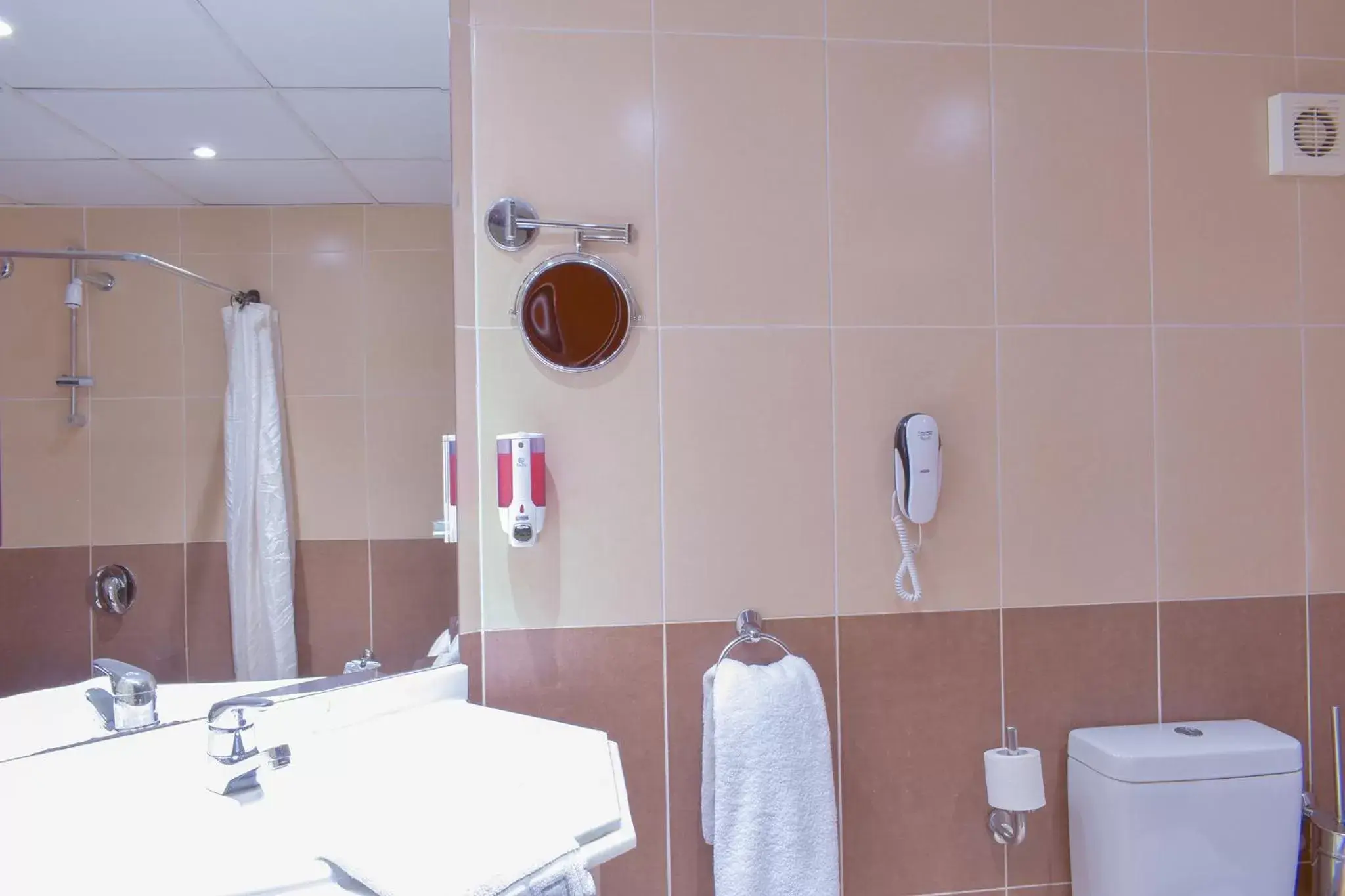 Bathroom in Jasmine Palace Resort