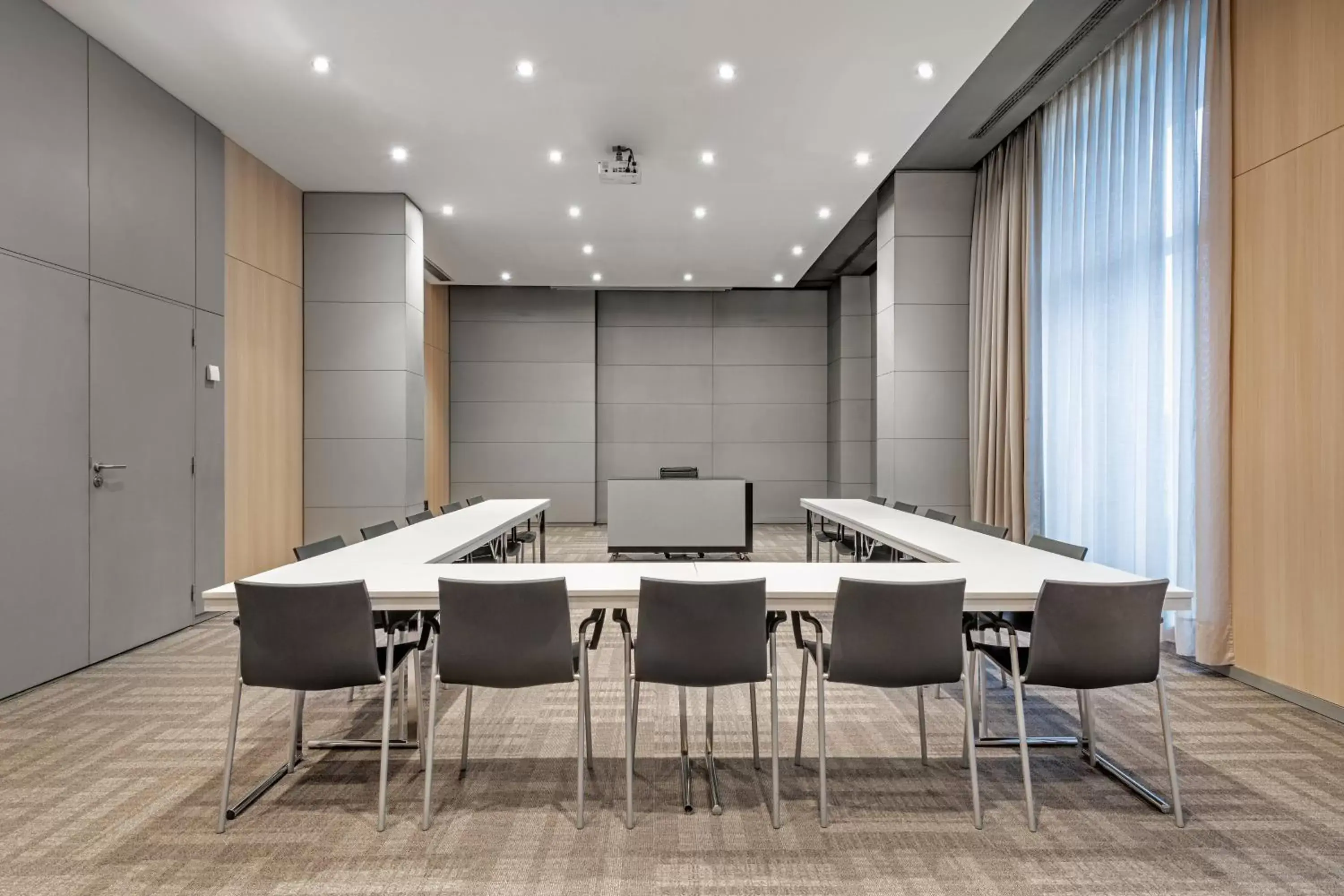 Meeting/conference room in AC Hotel Porto by Marriott