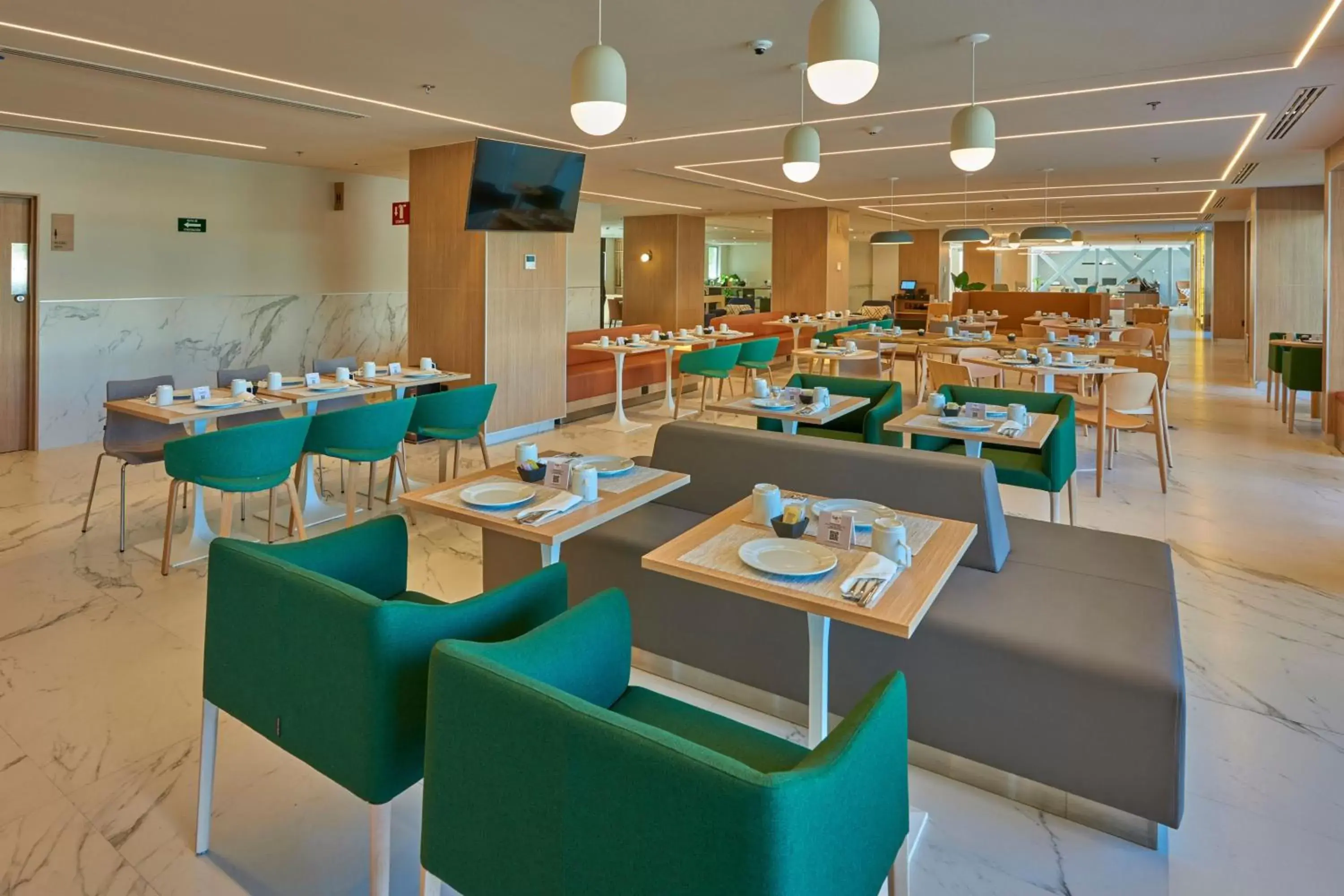 Breakfast, Restaurant/Places to Eat in City Express Plus by Marriott Guadalajara Providencia