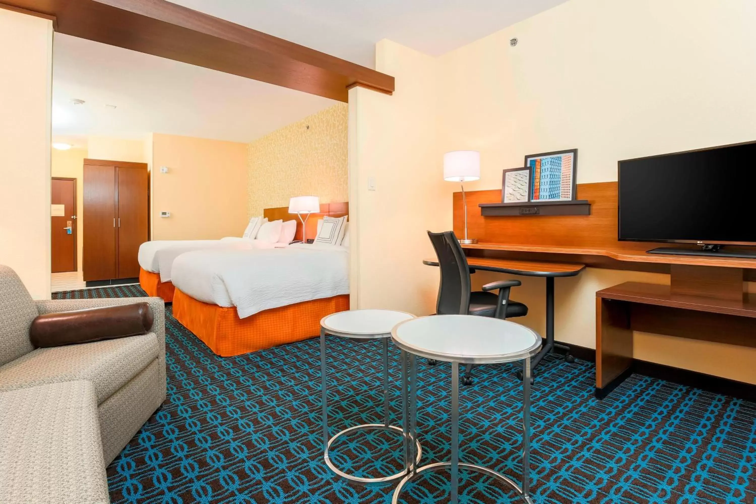 Bedroom, Bed in Fairfield Inn & Suites by Marriott Pleasanton