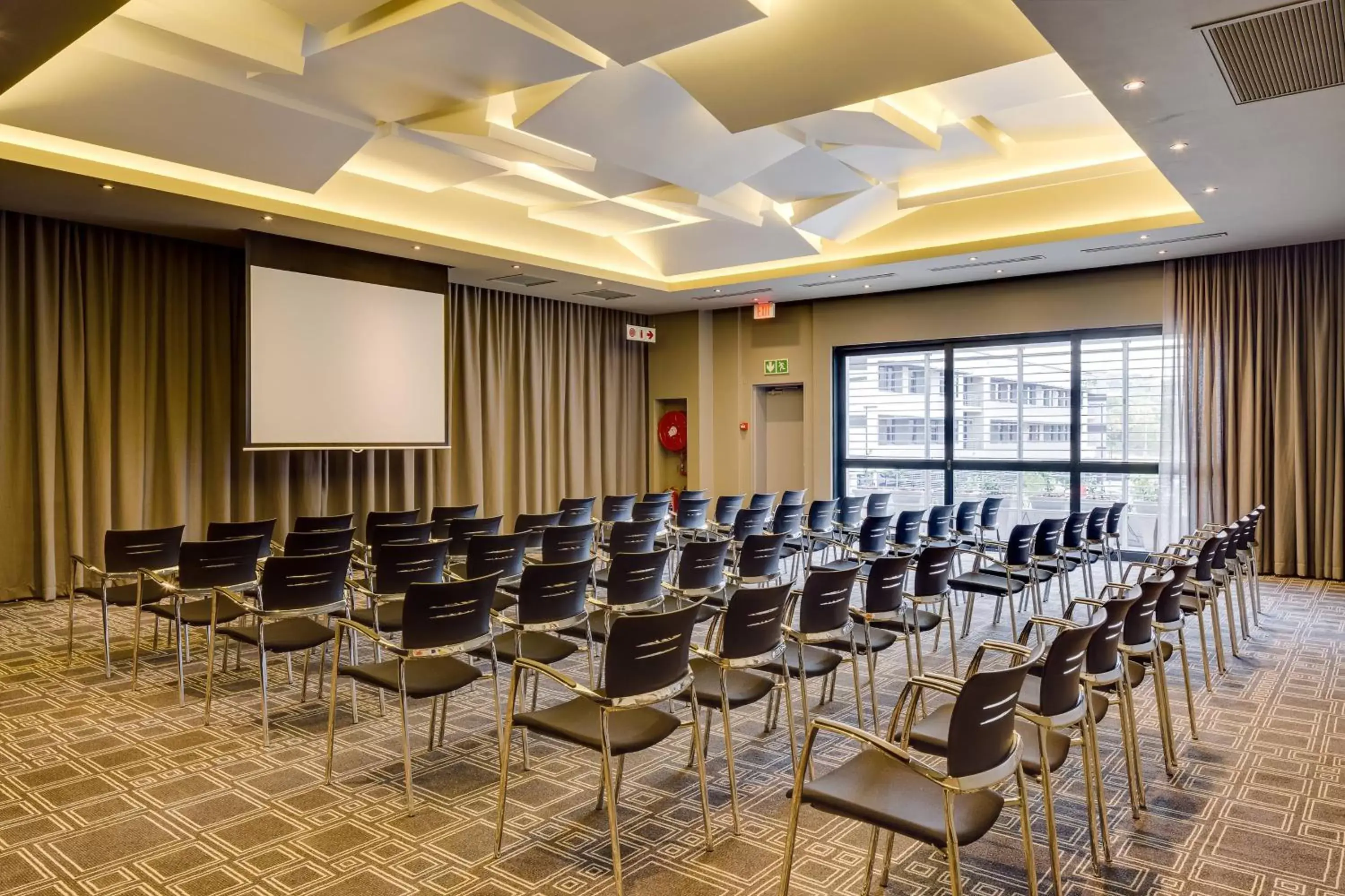 Meeting/conference room in Protea Hotel Fire & Ice! by Marriott Pretoria Menlyn