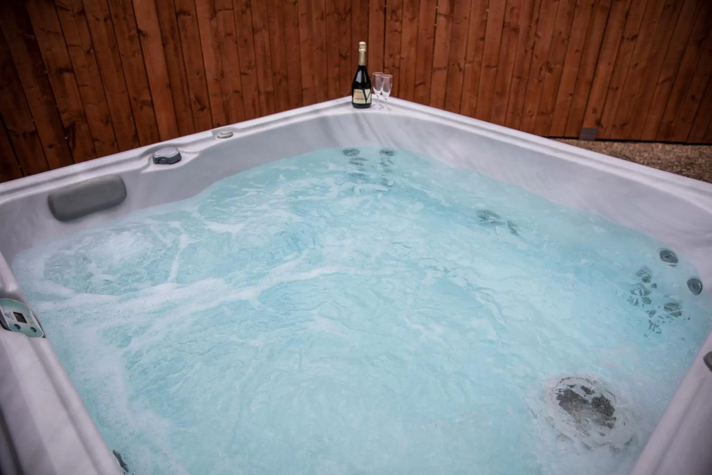 Hot Tub in South Causey Inn