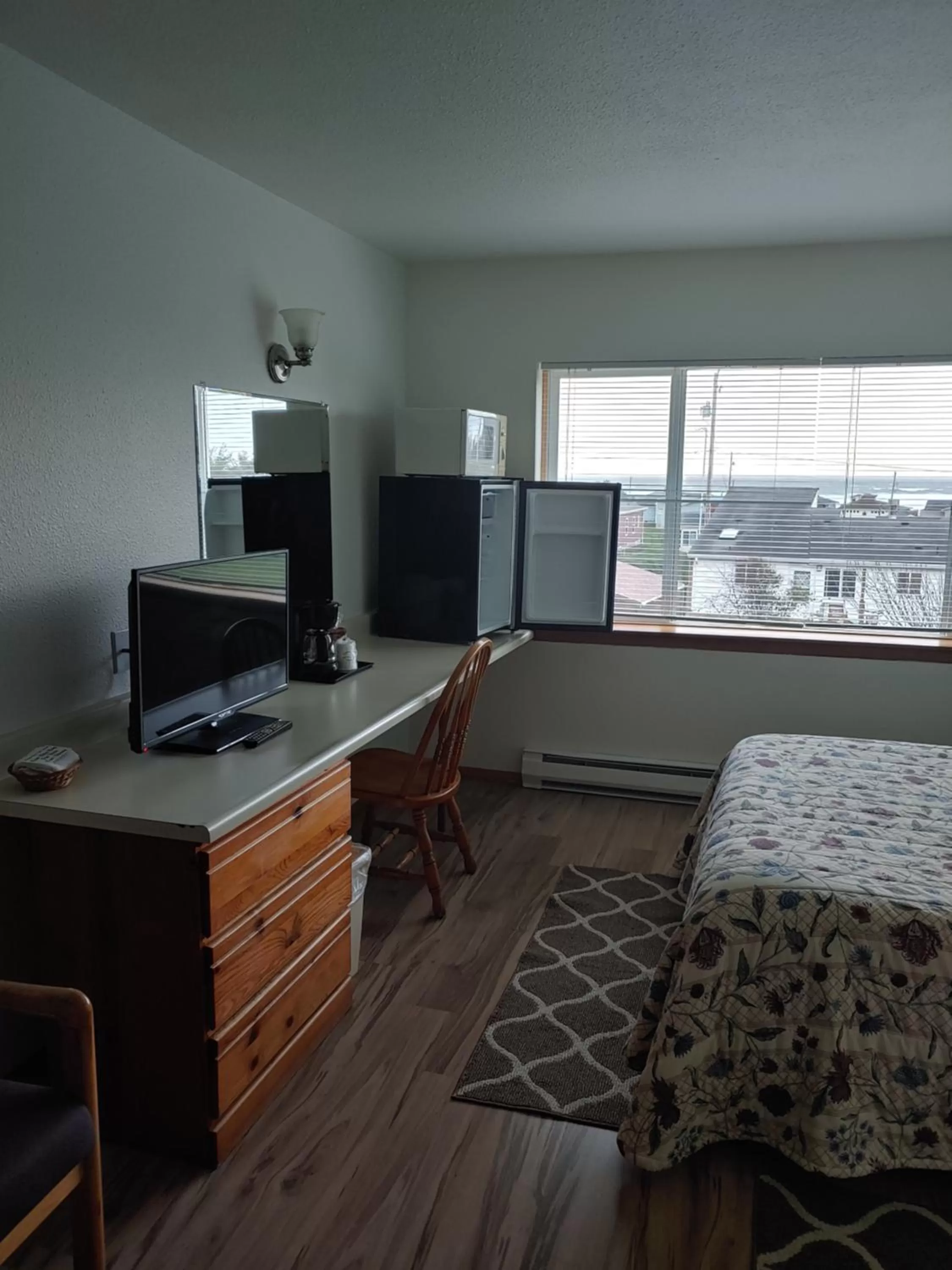 Bed in The Dublin House Motel