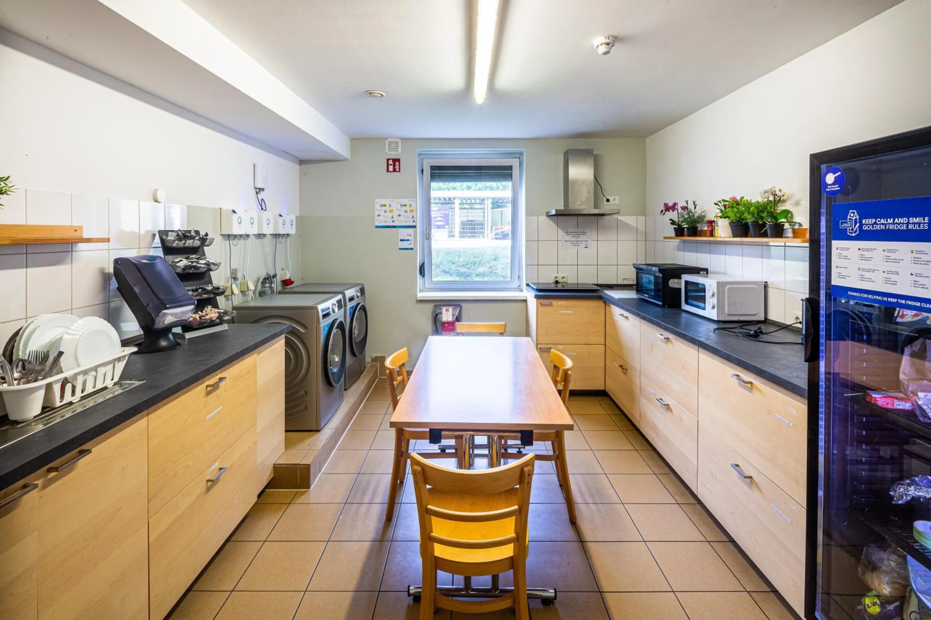 Communal kitchen in a&o Weimar