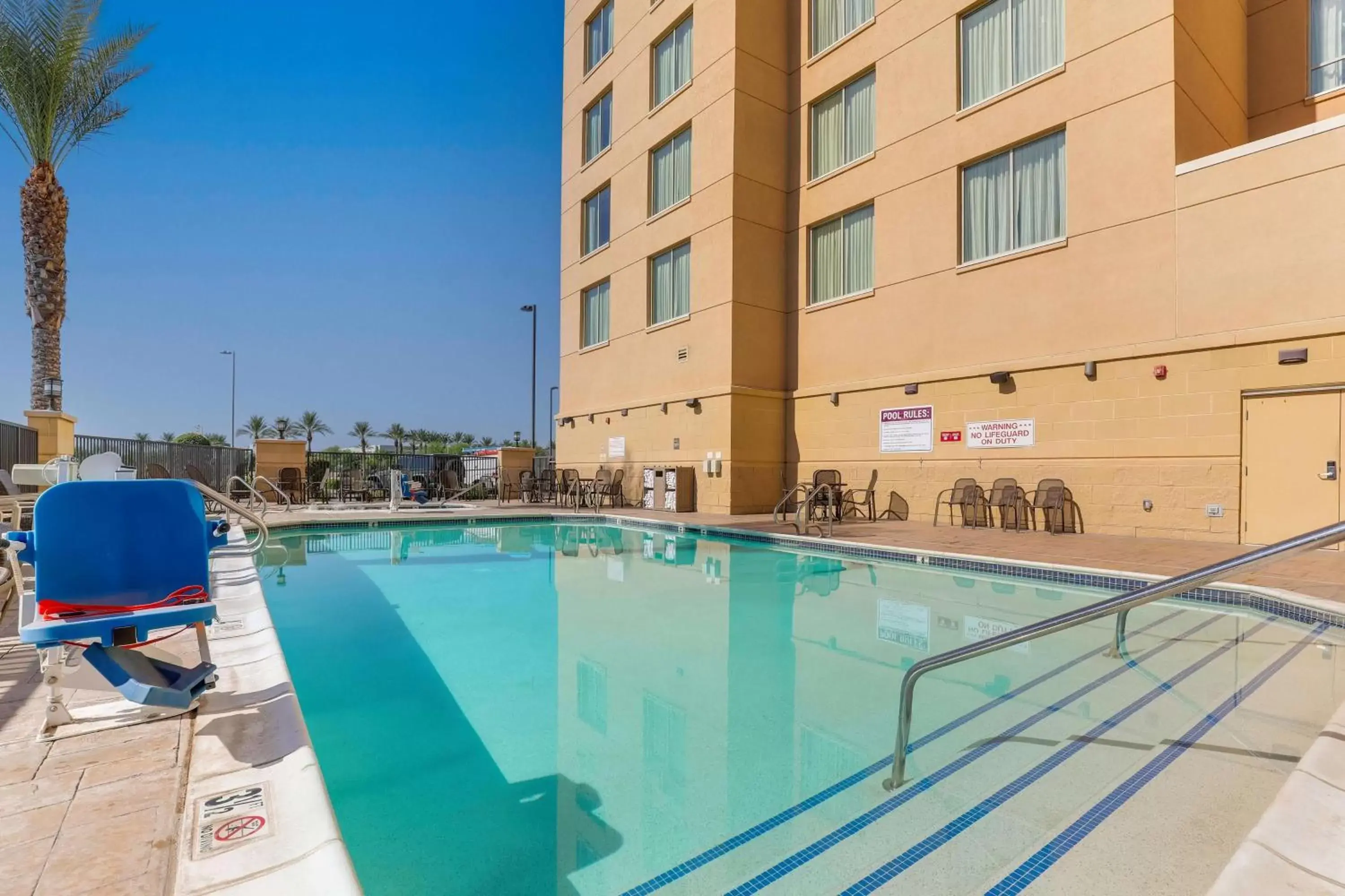 Pool view, Swimming Pool in Drury Inn & Suites Phoenix Chandler Fashion Center