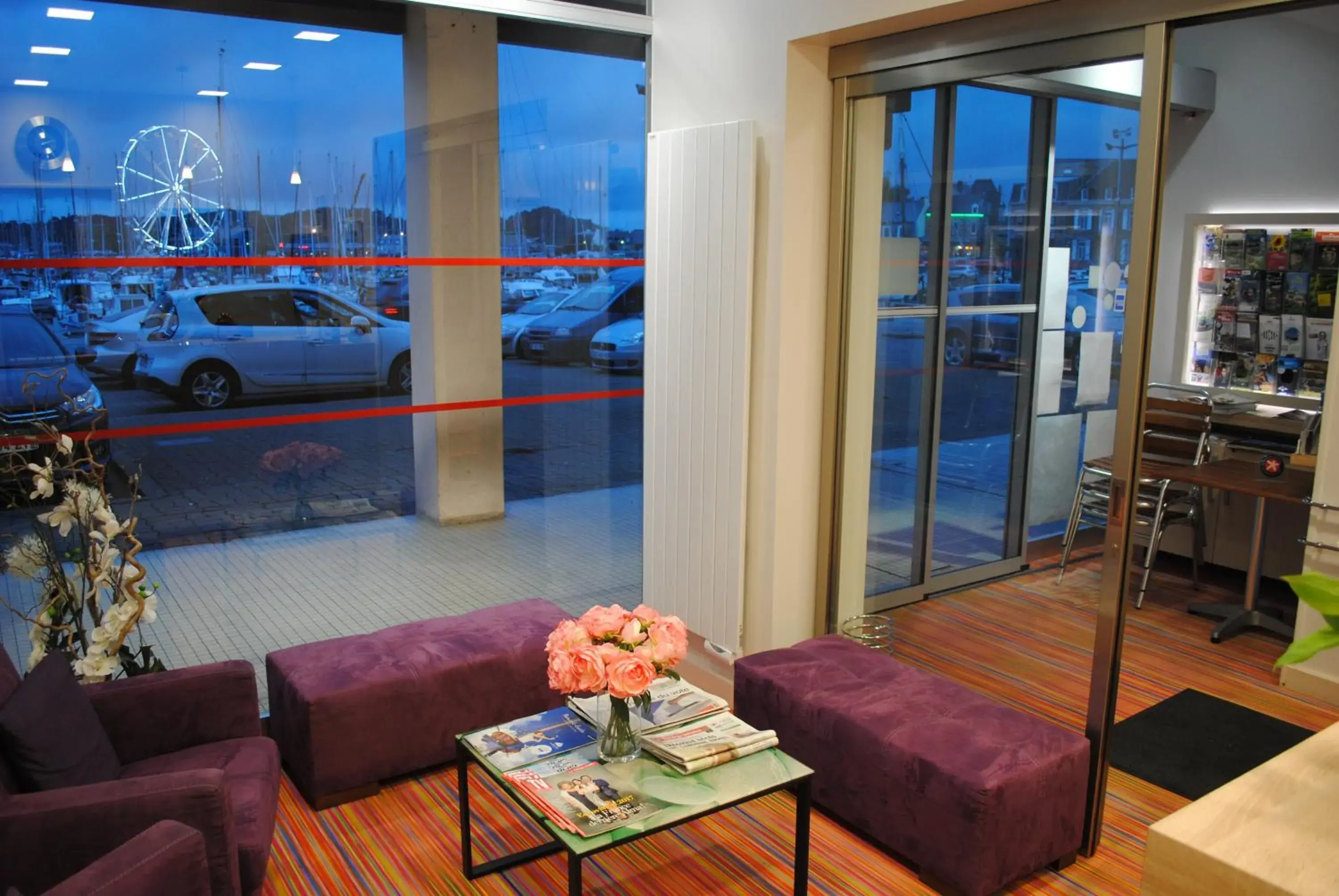 Lobby or reception in Hotel Le Goelo - Port de Paimpol