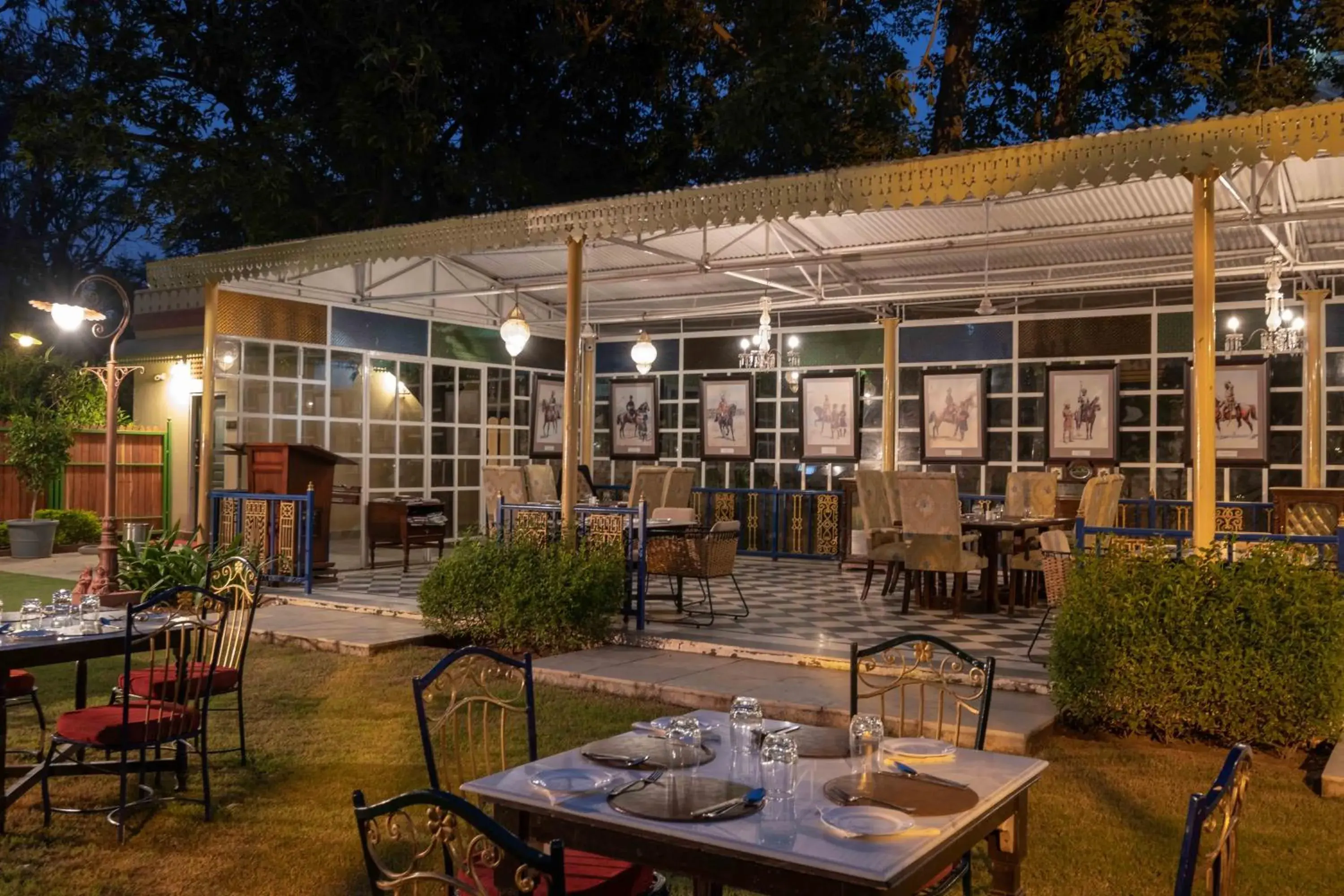 Restaurant/places to eat in Hotel Narain Niwas Palace Restaurant/places to eat in Hotel Narain Niwas Palace