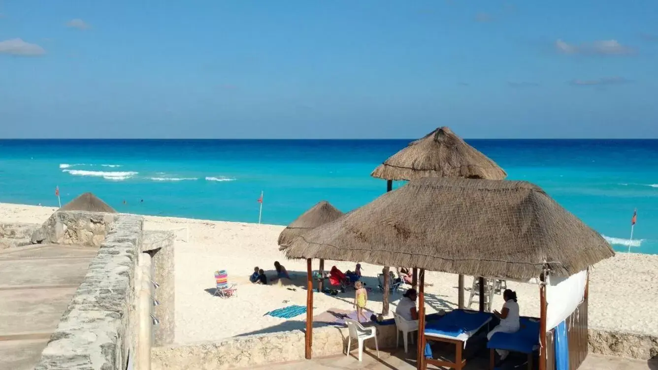 Beach in Apartment Ocean Front Cancun