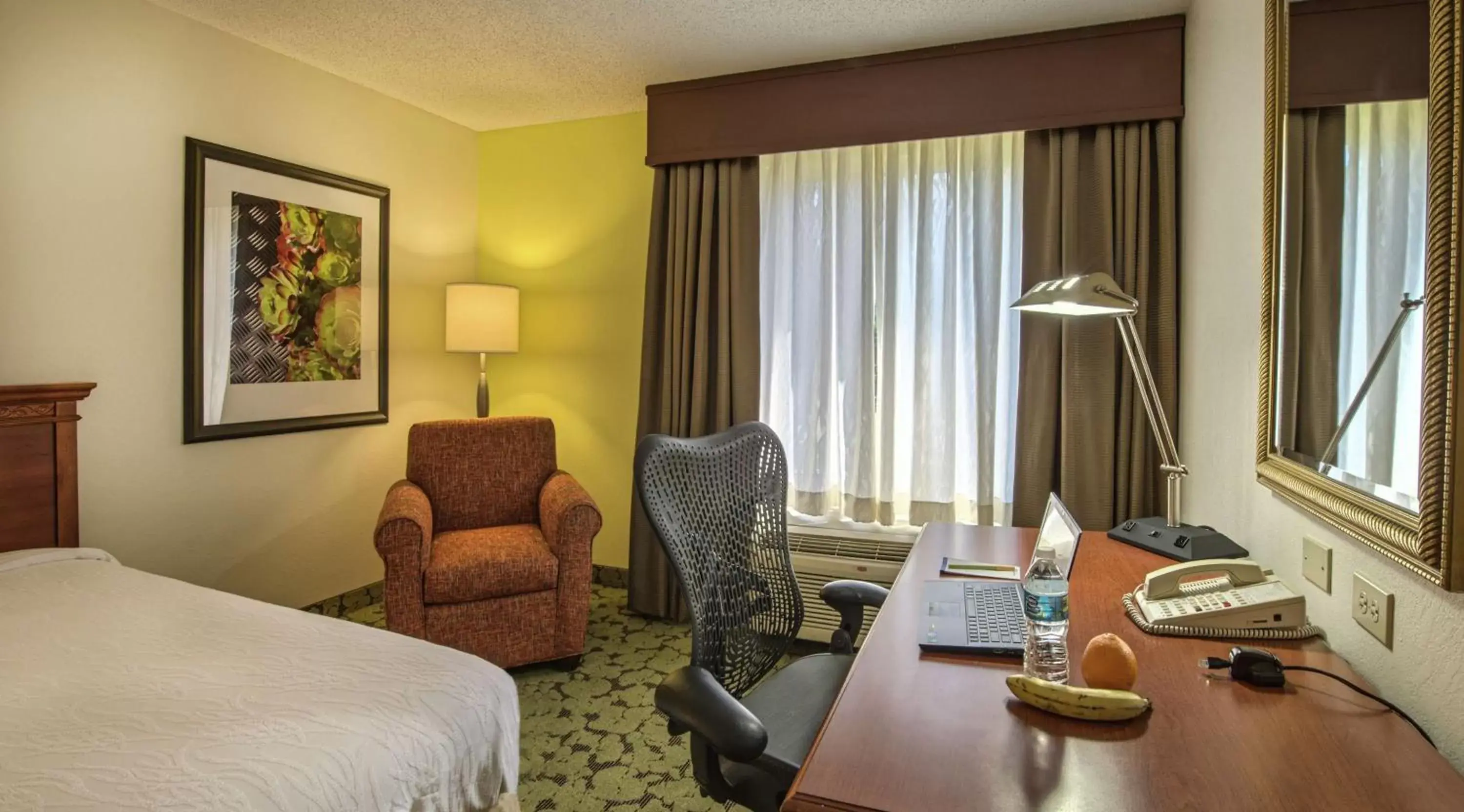 Bedroom, Seating Area in Hilton Garden Inn Auburn/Opelika