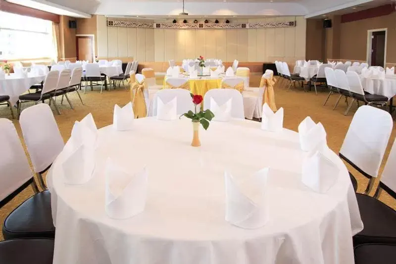 Banquet/Function facilities, Banquet Facilities in Golden Crown Grand Hotel