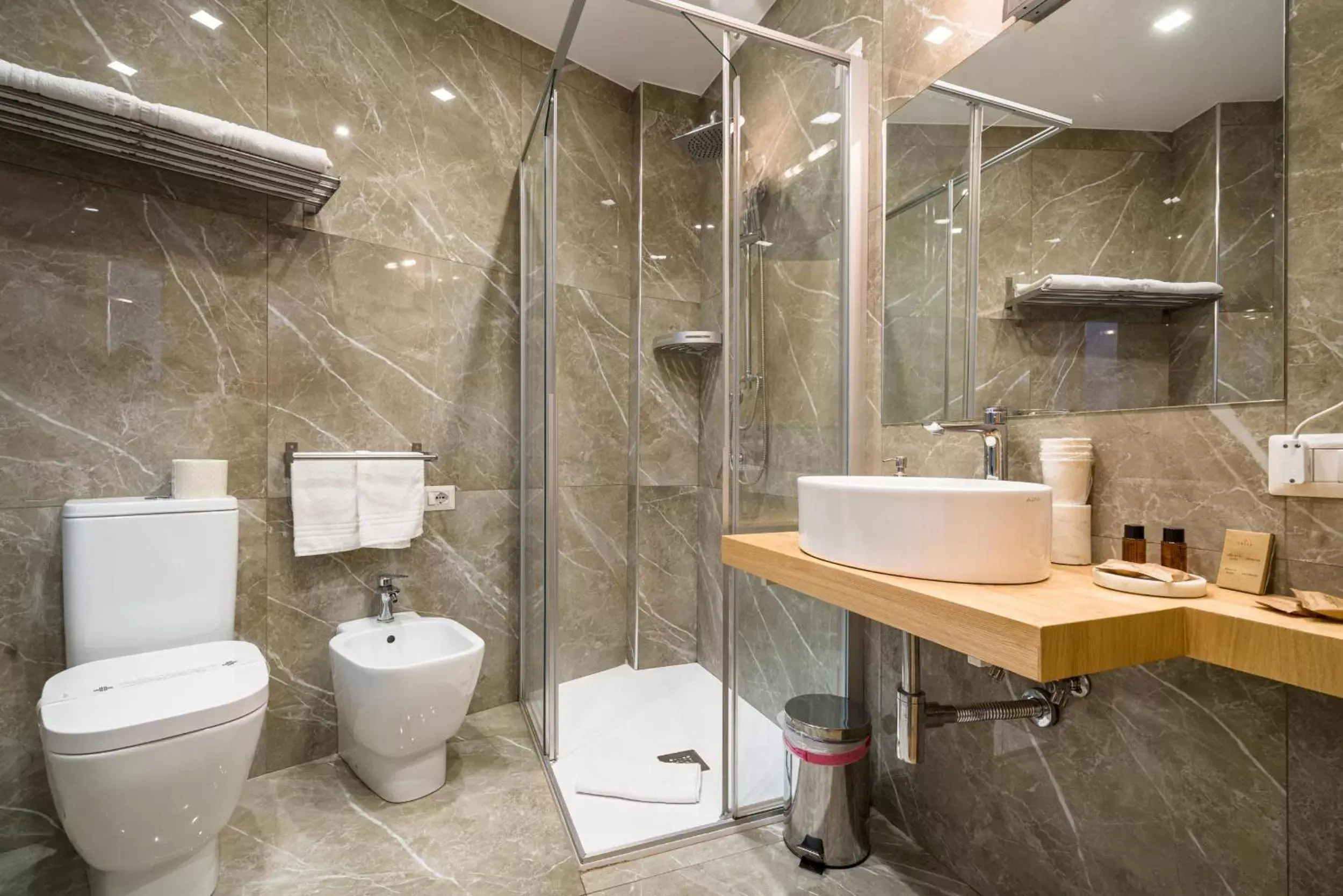 Shower, Bathroom in Taormina Palace Hotel