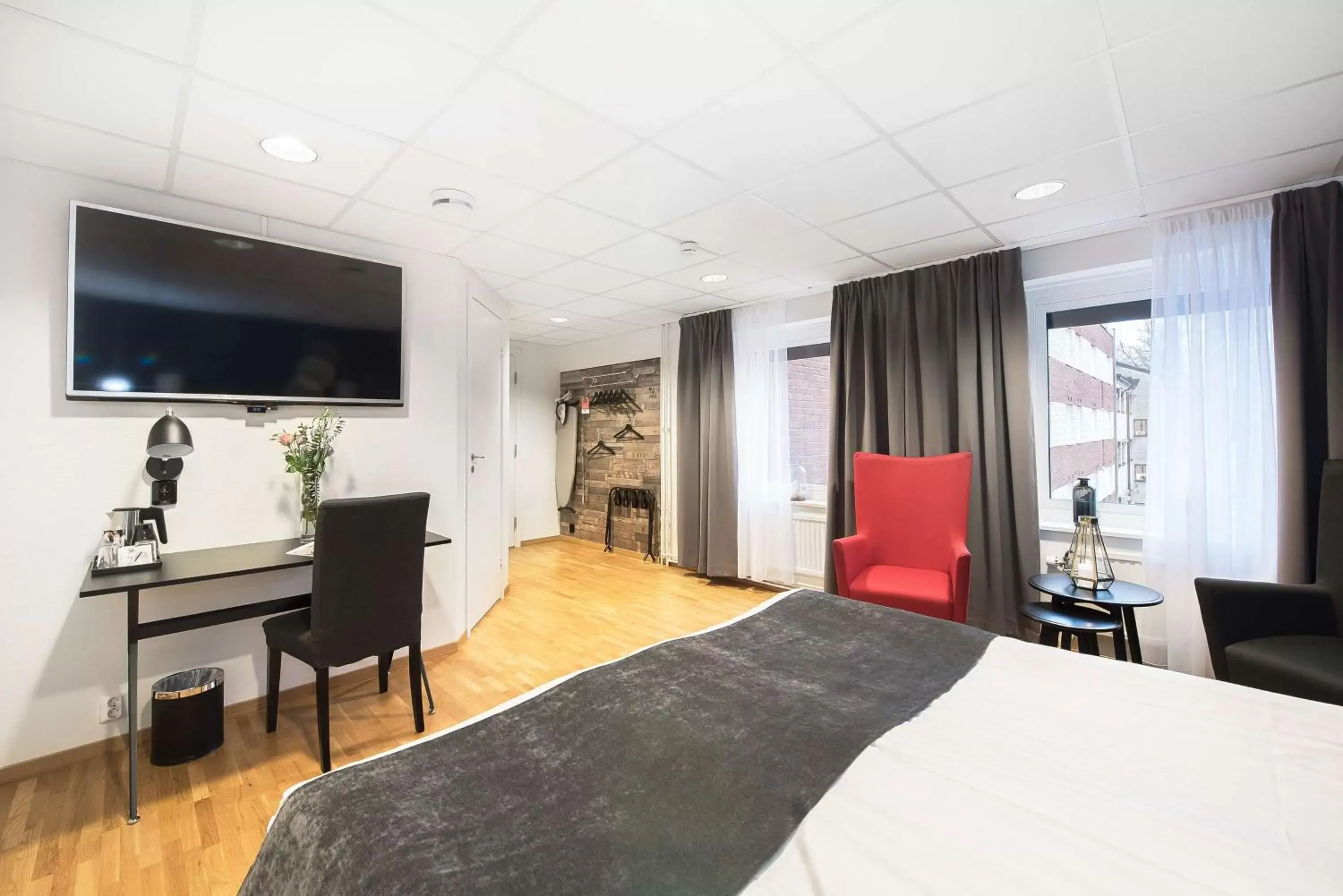 Photo of the whole room, TV/Entertainment Center in Best Western Hotel City Gavle