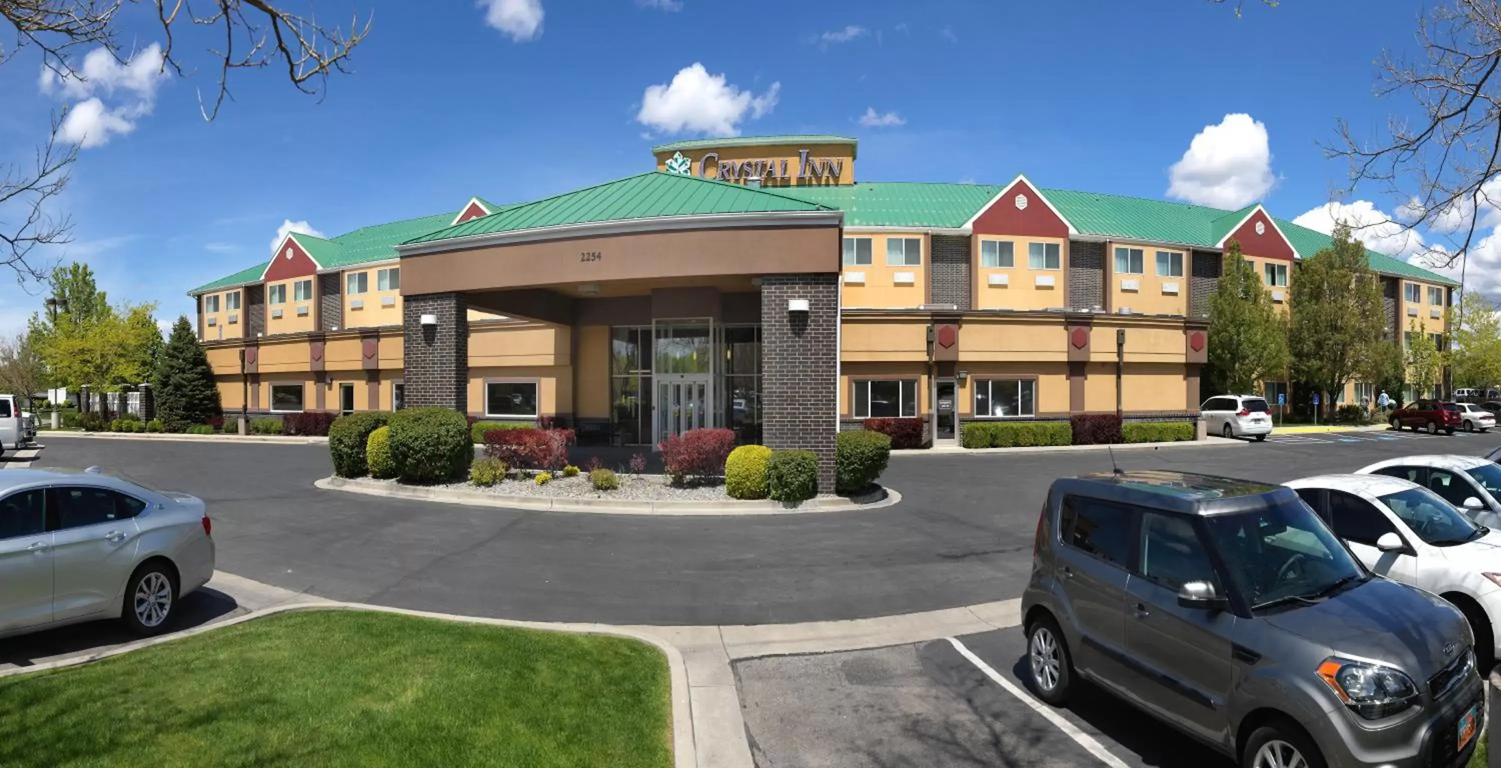 Facade/entrance, Property Building in Crystal Inn Hotel & Suites - West Valley City