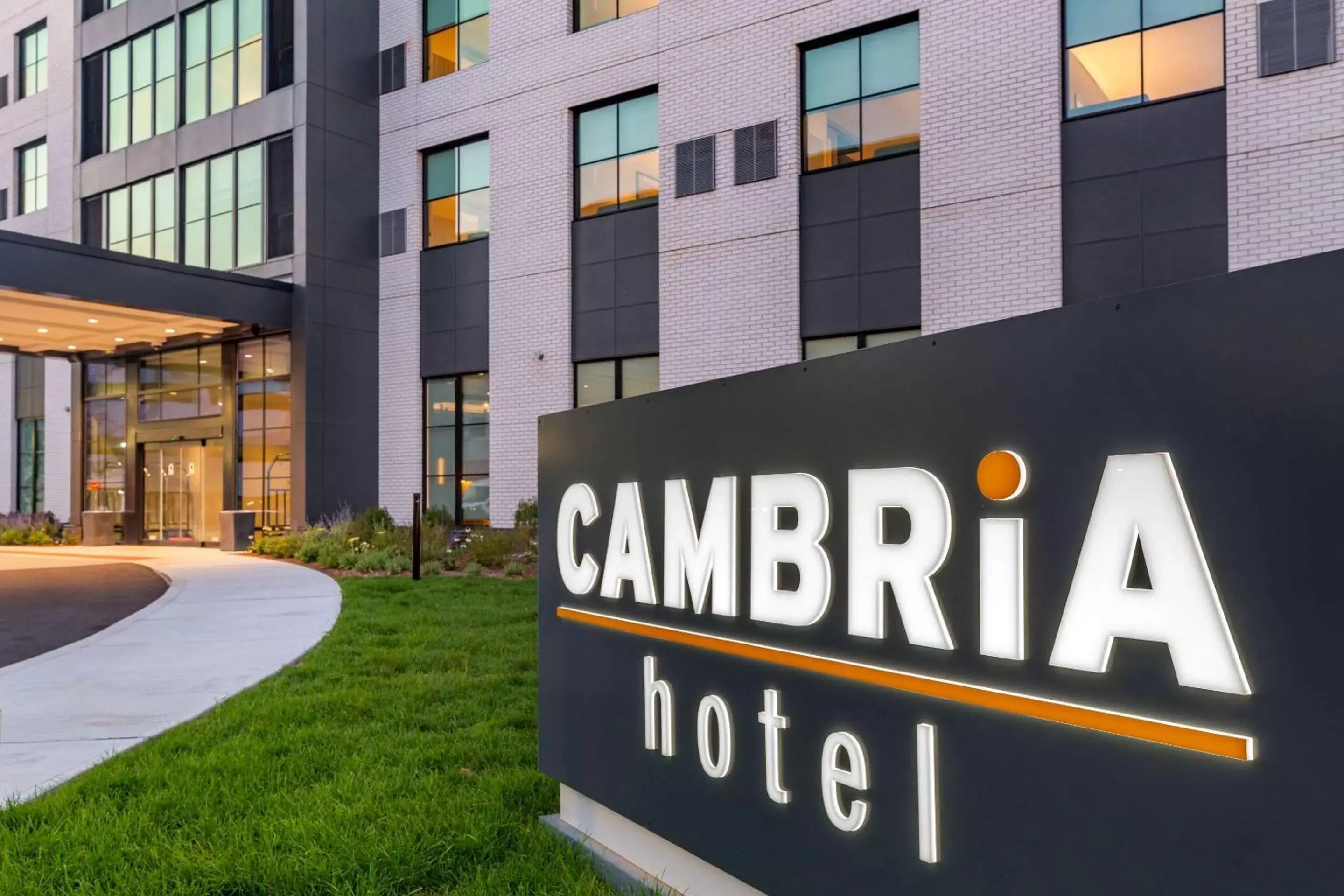 Property building in Cambria Hotel New Haven University Area