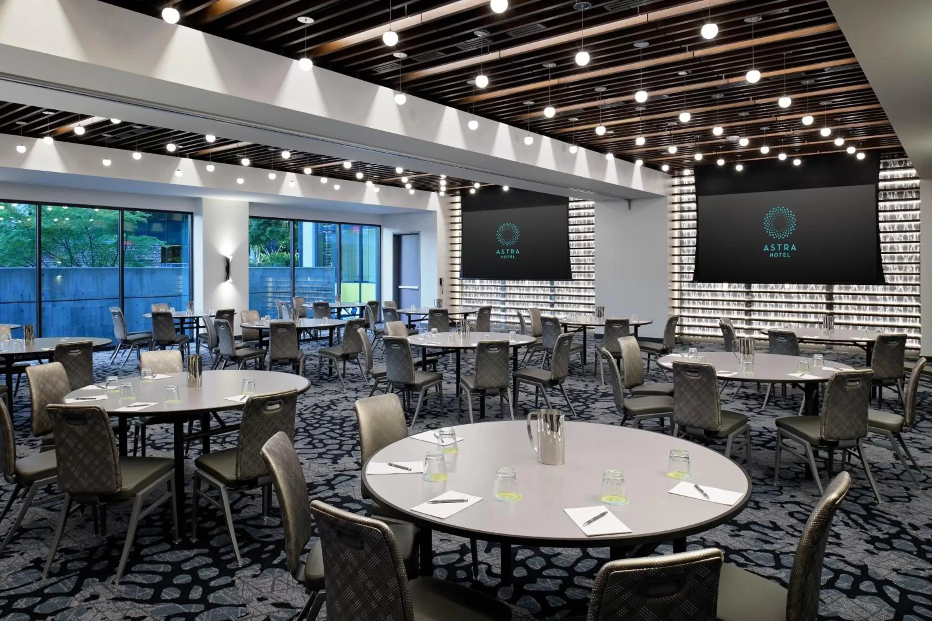 Meeting/conference room, Restaurant/Places to Eat in Astra Hotel, Seattle, A Tribute Portfolio Hotel by Marriott