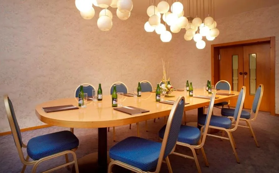 Business facilities in Hotel Cernigov