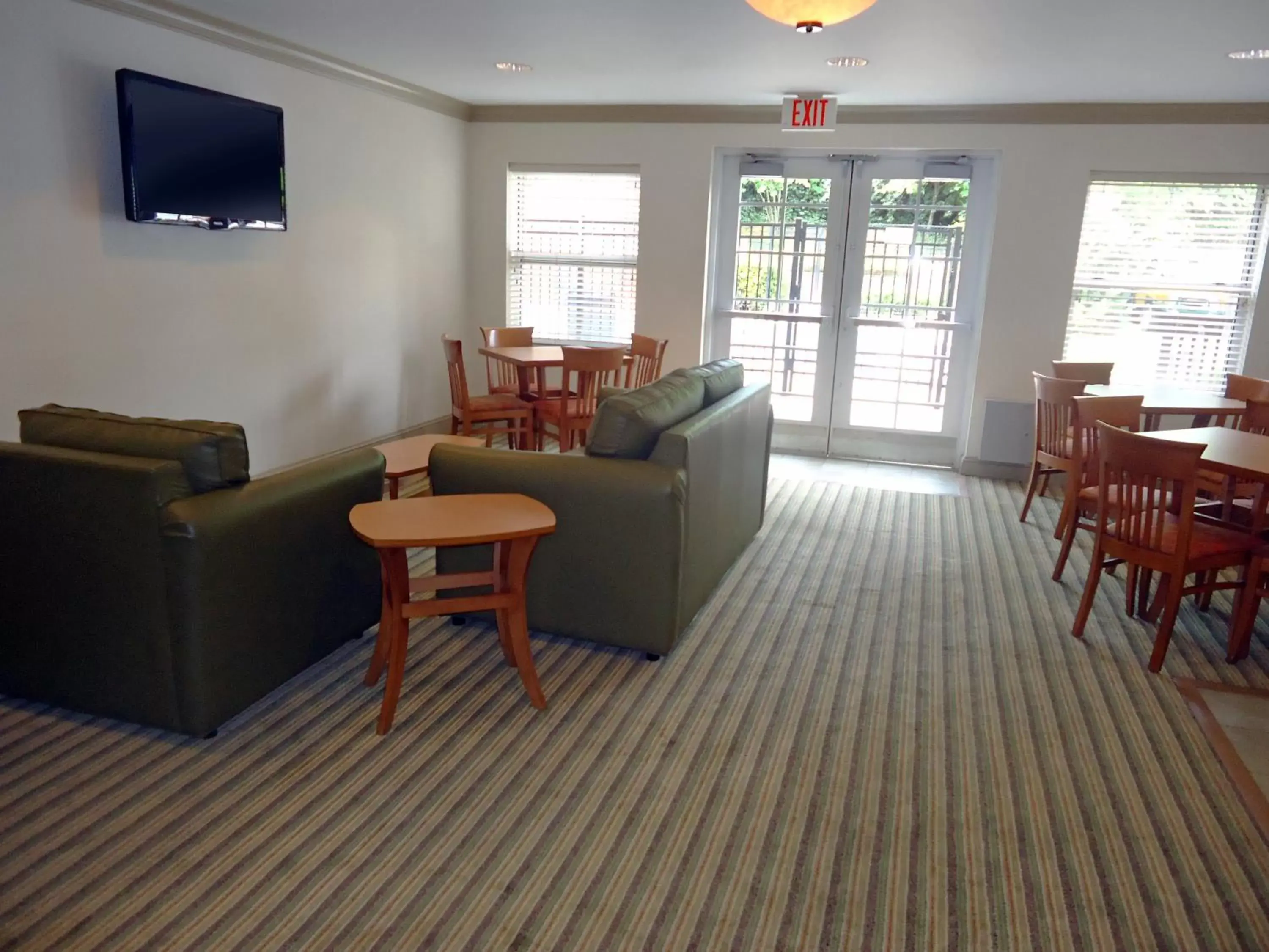 Lobby or reception, Seating Area in Extended Stay America Suites - Greensboro - Airport
