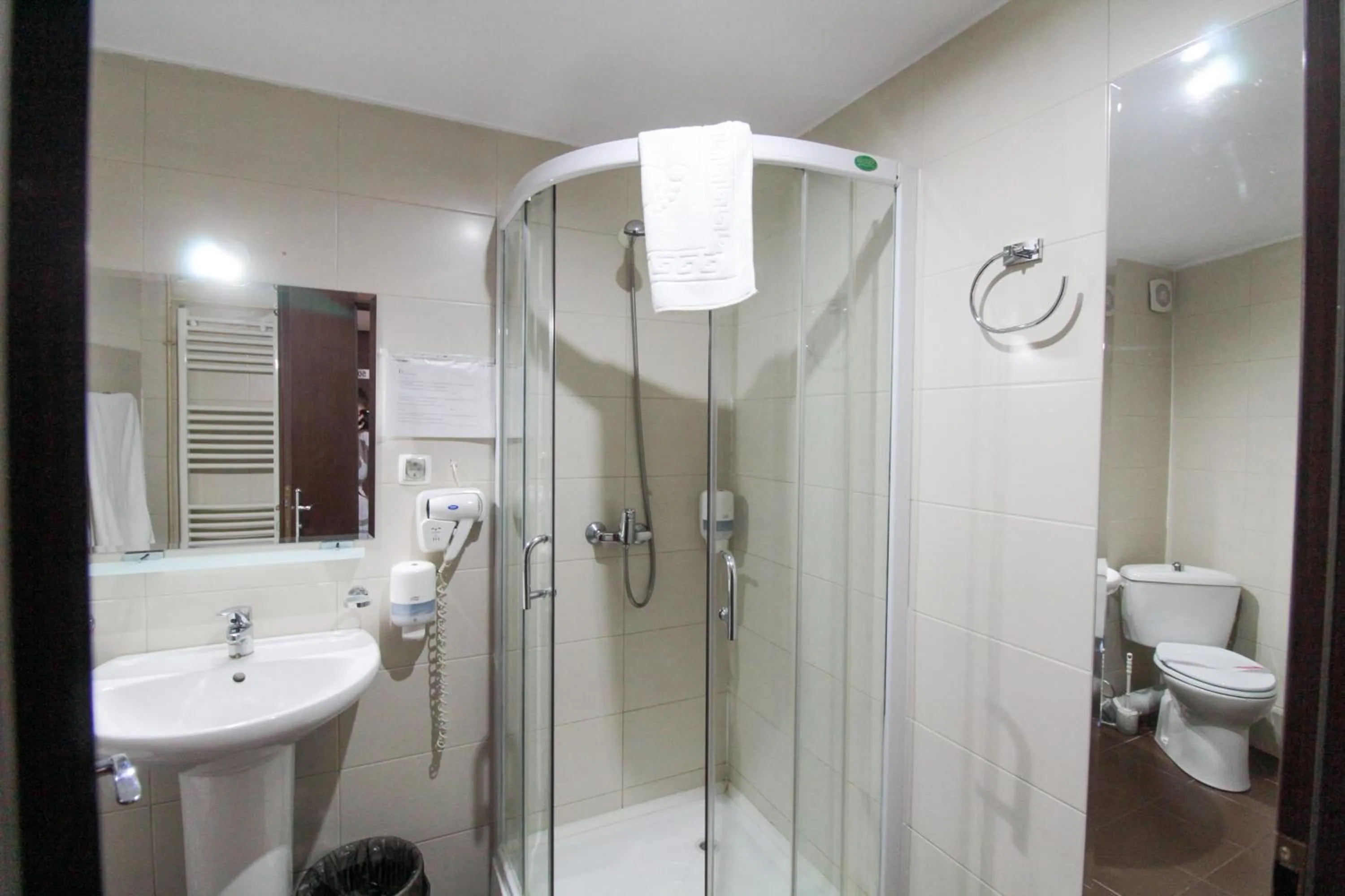 Shower in Hotel Razvan