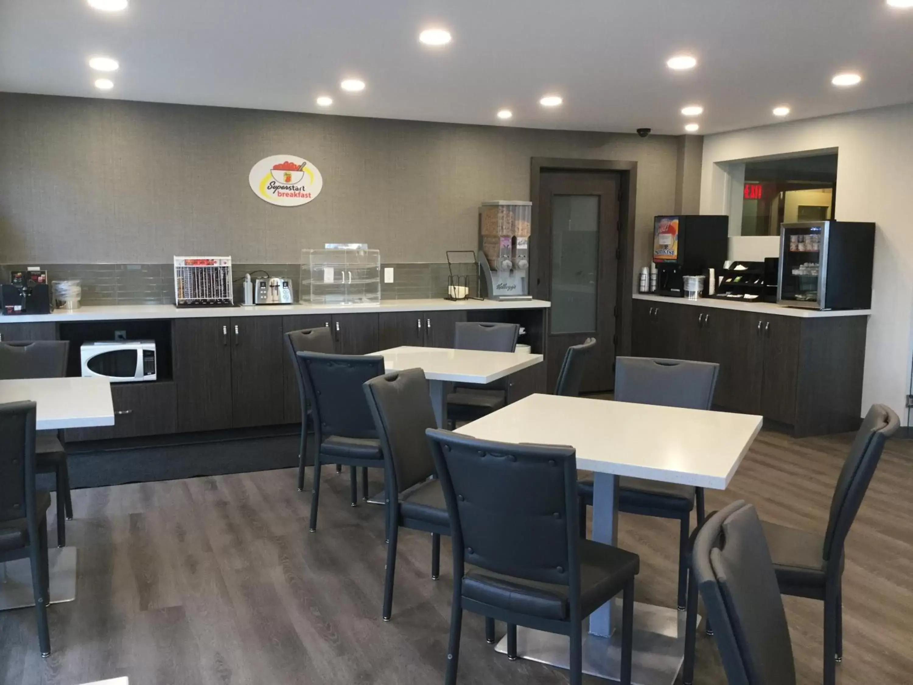 Continental breakfast in Super 8 by Wyndham Lethbridge Continental breakfast in Super 8 by Wyndham Lethbridge