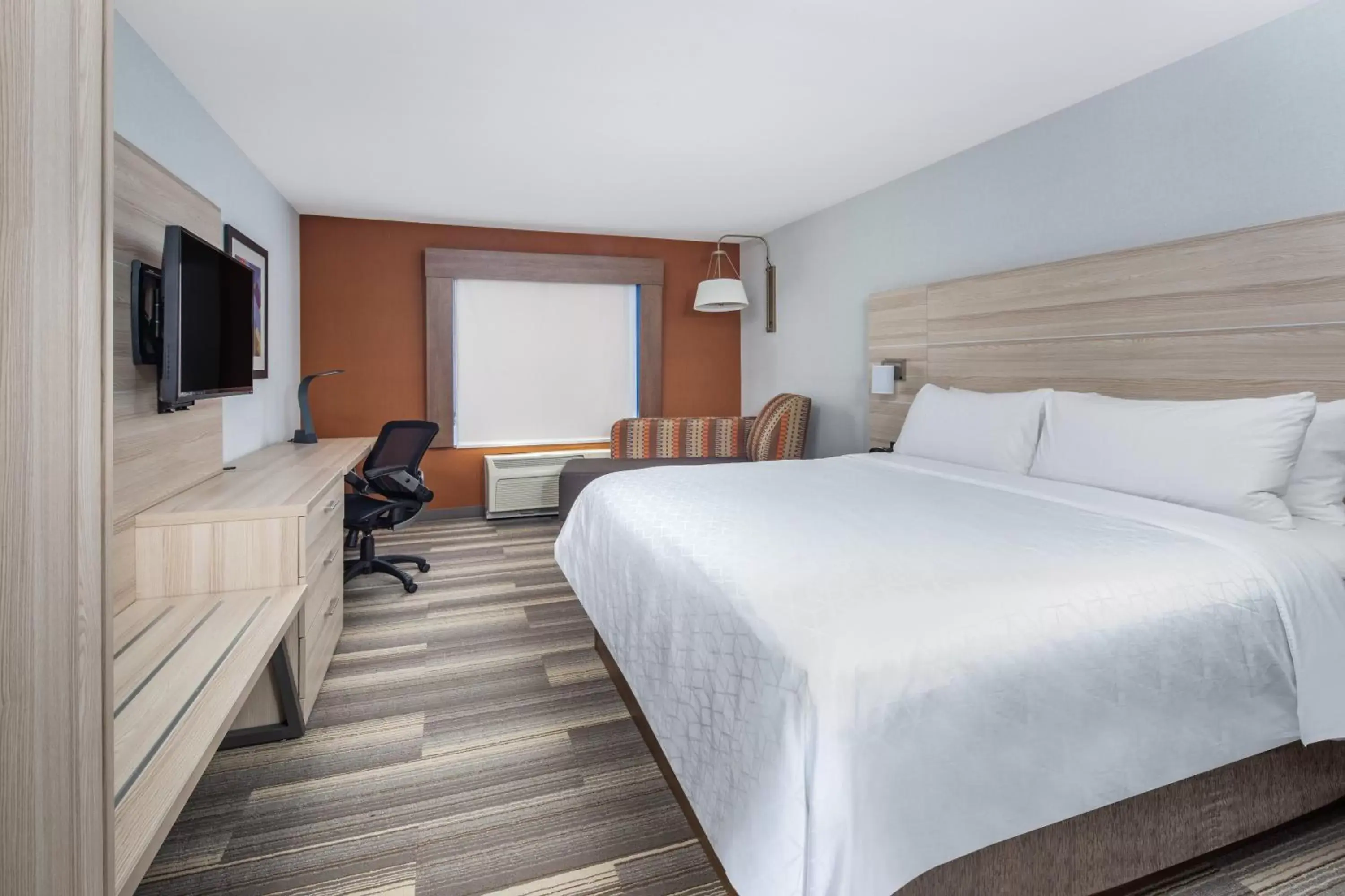 Photo of the whole room in Holiday Inn Express Ontario, an IHG Hotel