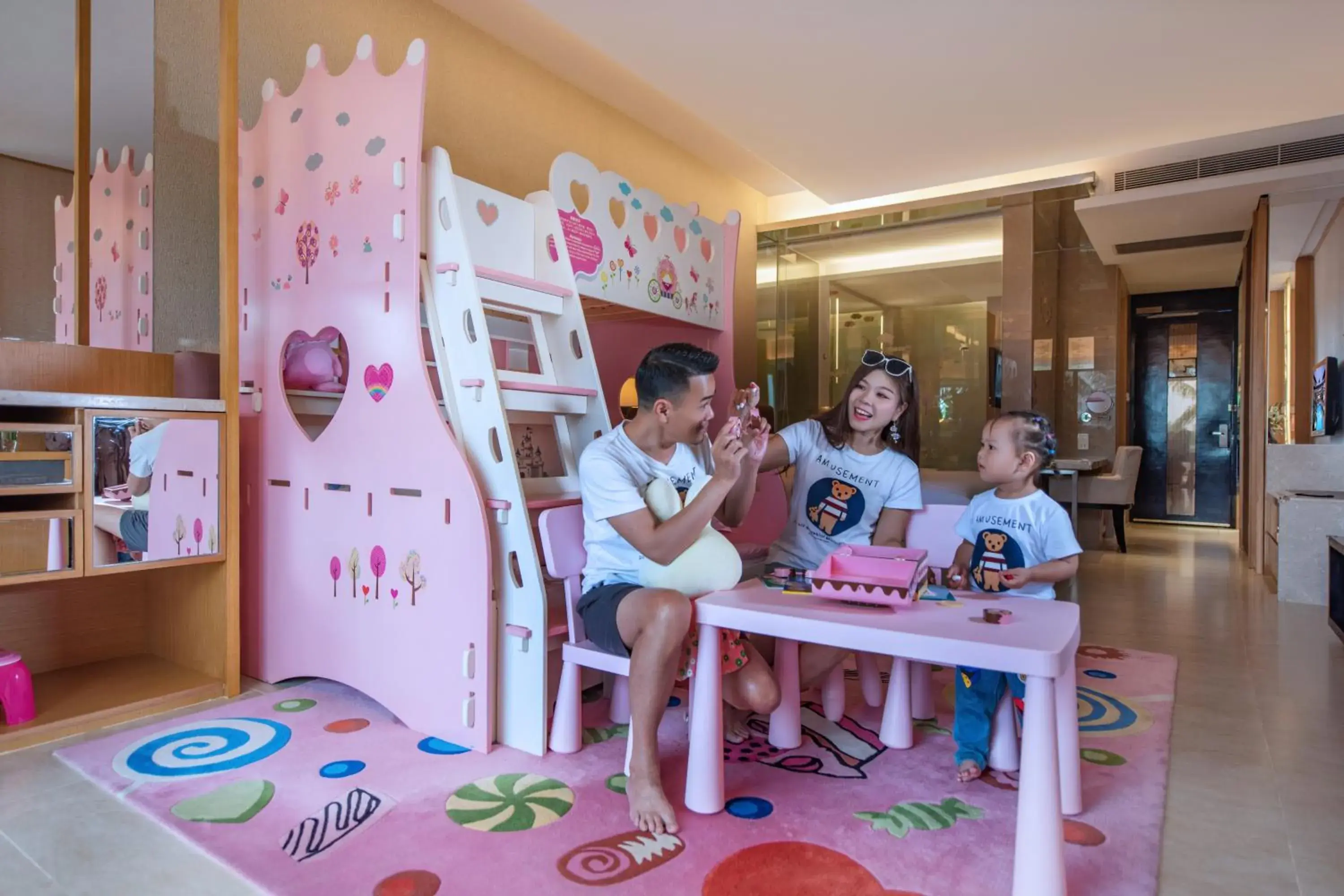 children in Mission Hills Hotel Resorts Shenzhen