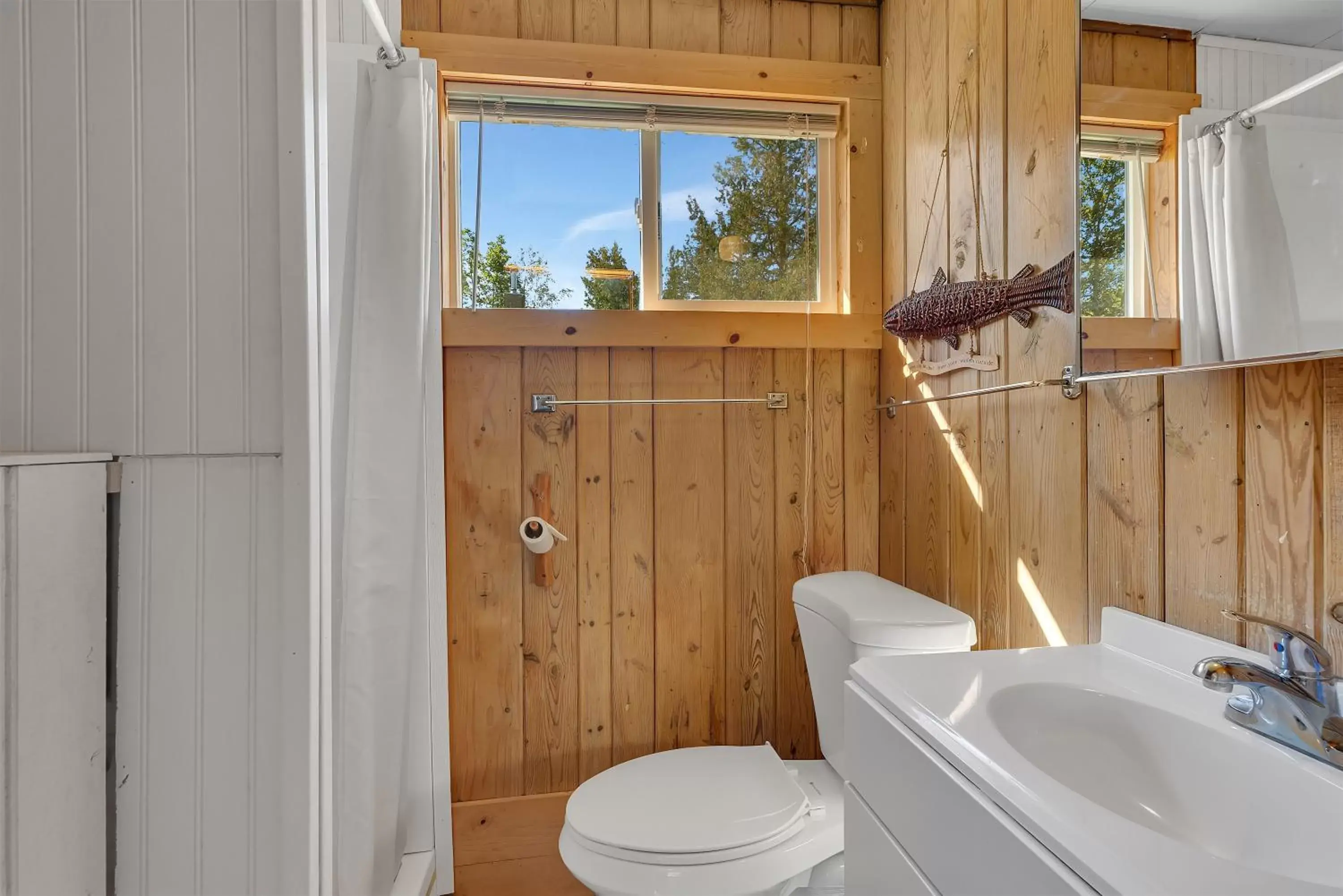 Bathroom in Blue Moon Resort & Motel